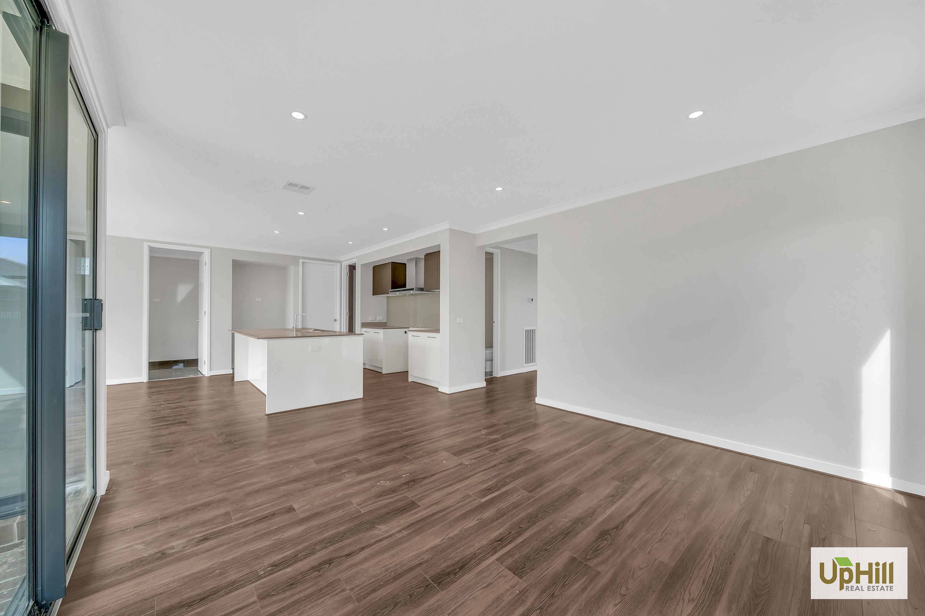 49 WINCHCOMBE WAY, Cranbourne North - Thumbnail 8