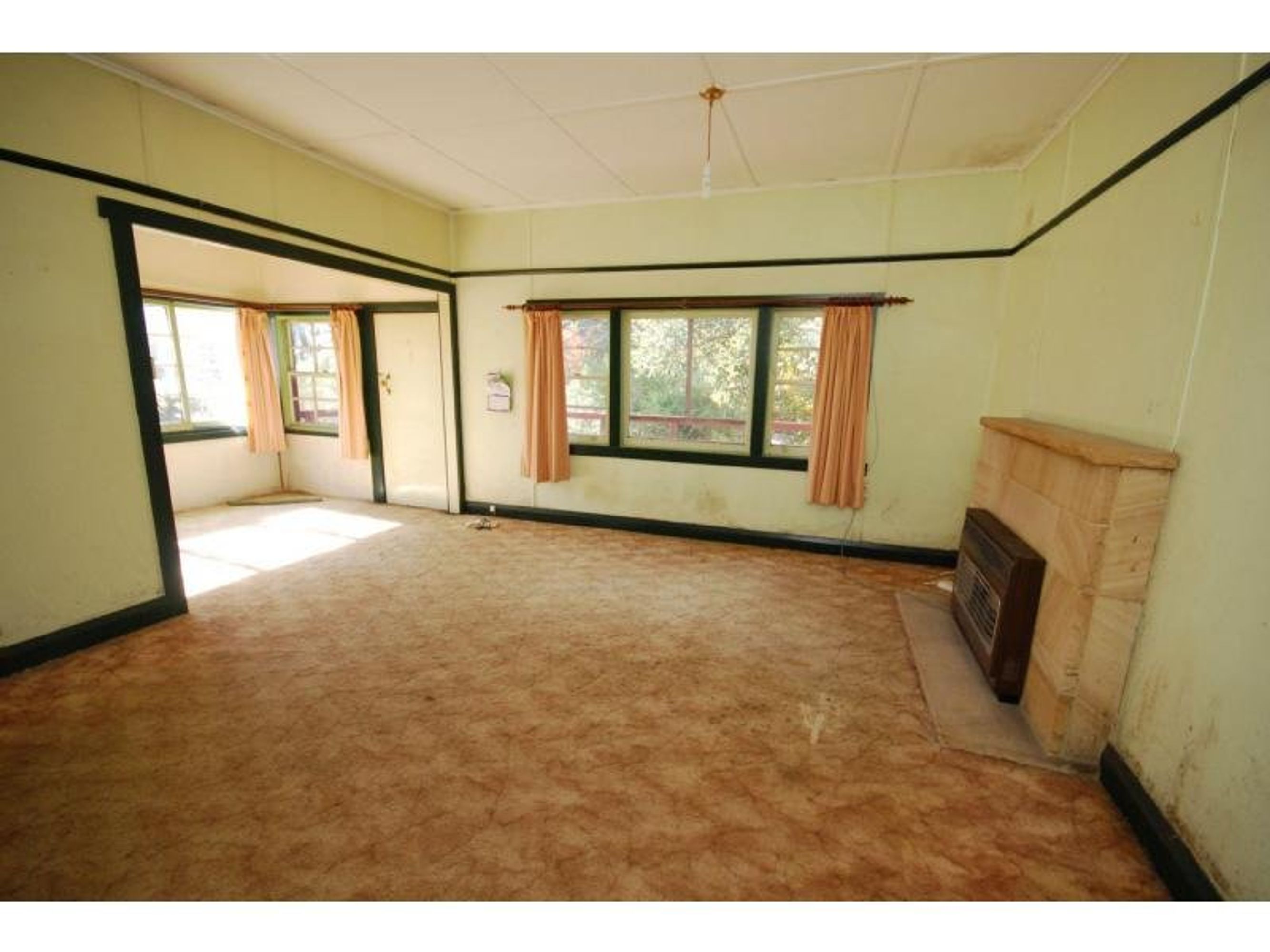 88 Barton Street, Katoomba - Thumbnail 2