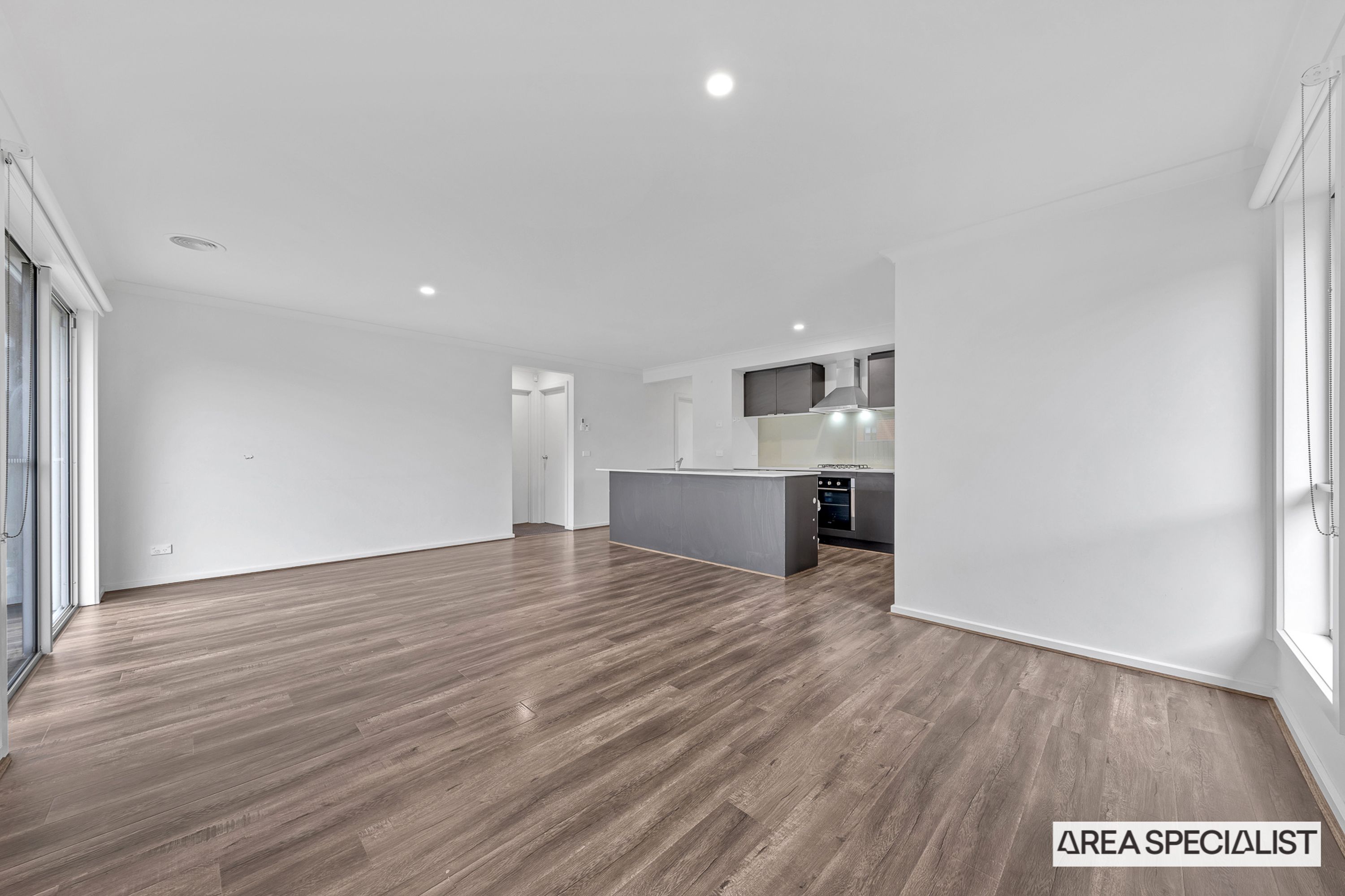 5 Hutton Road, Werribee, Werribee - Thumbnail 4