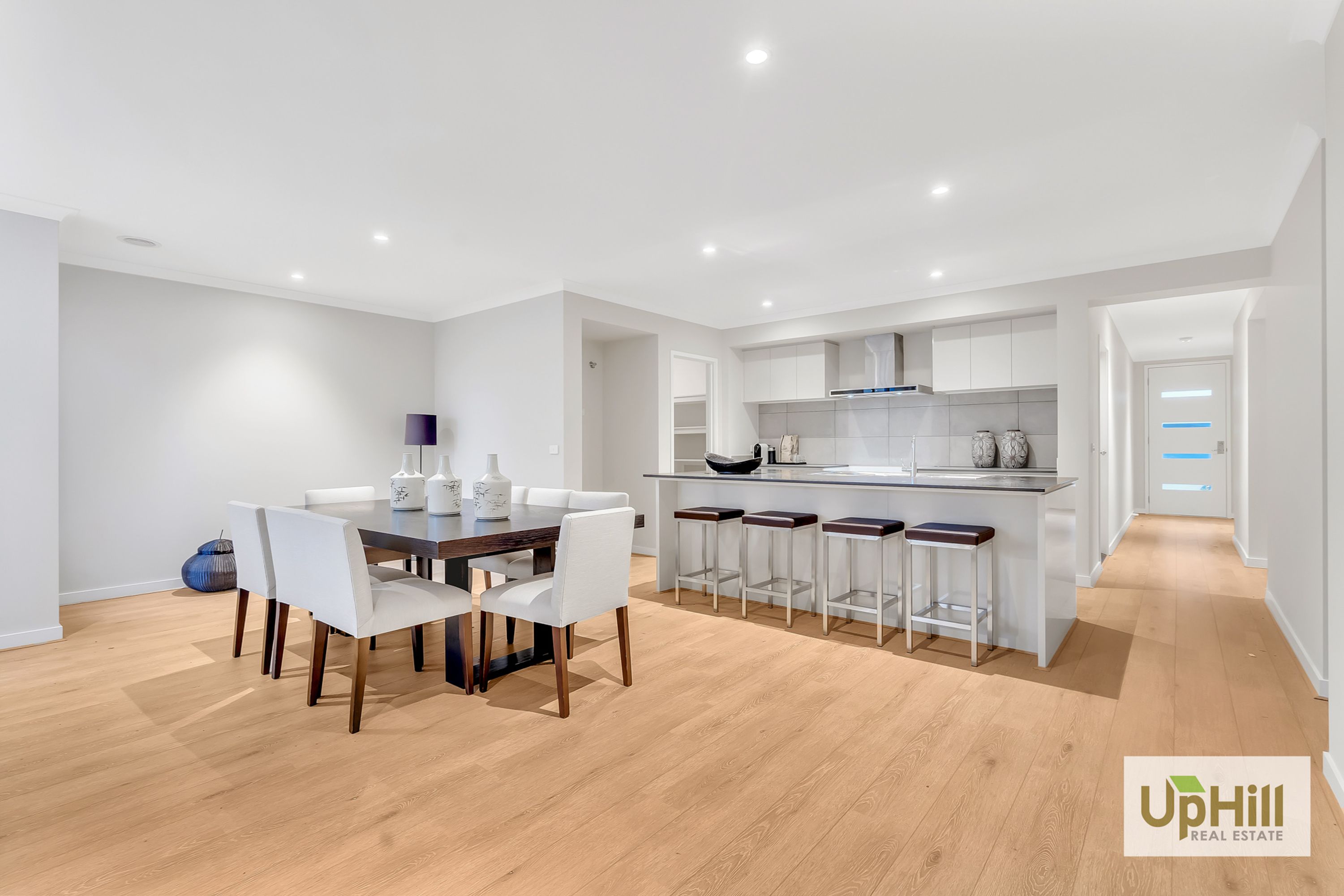 23 SHULZE DRIVE, Clyde North - Thumbnail 7