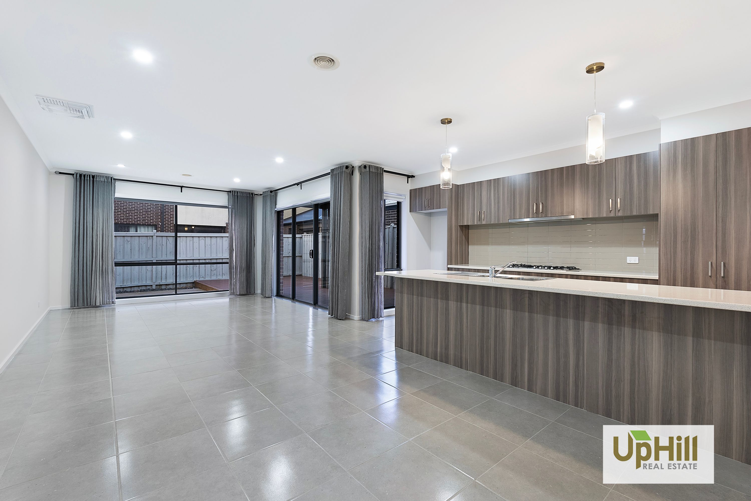 66 Picnic Avenue, Clyde North - Thumbnail 7