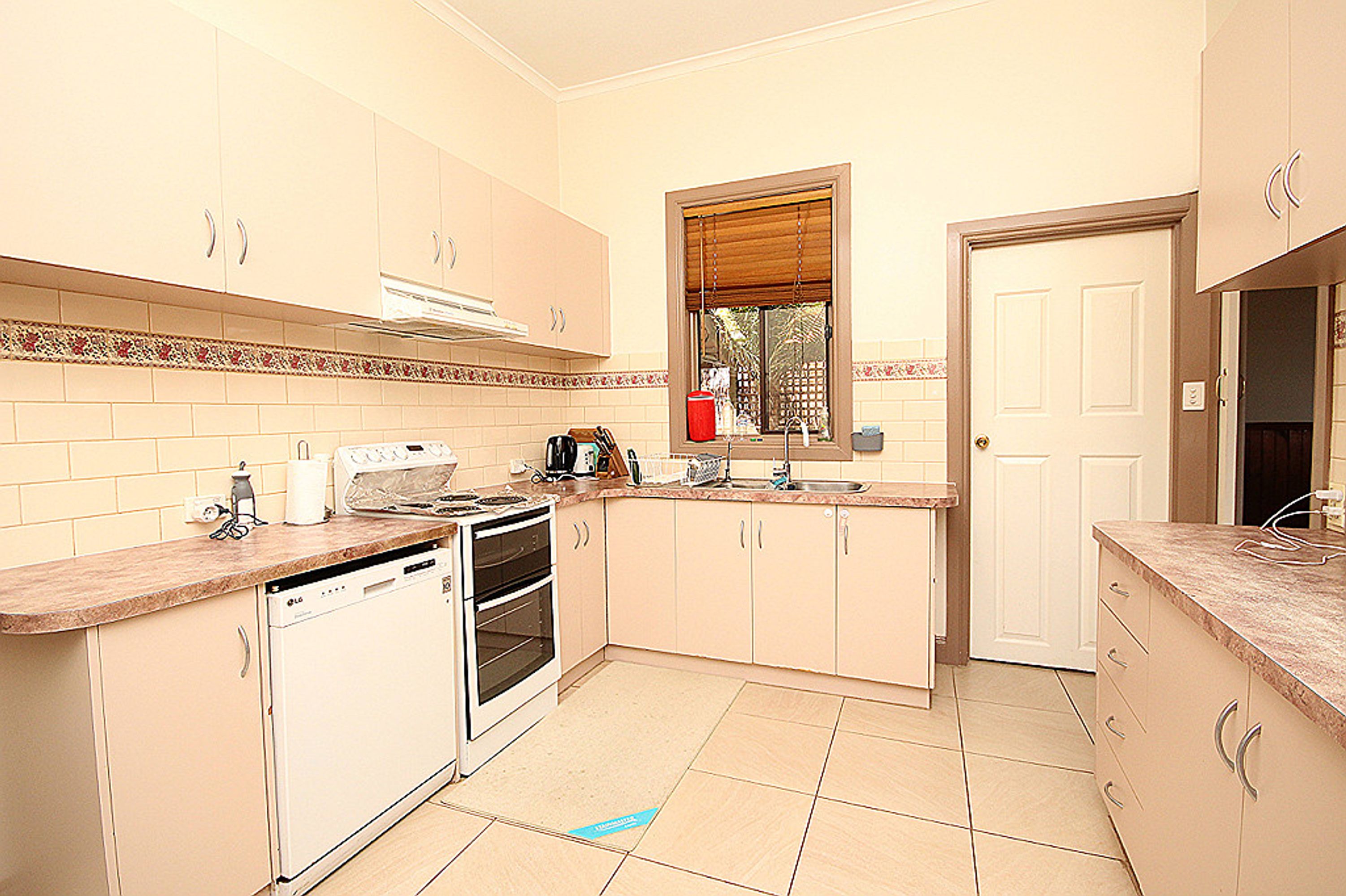 16 Harders Street, Horsham VIC 3400, Horsham - Thumbnail 2