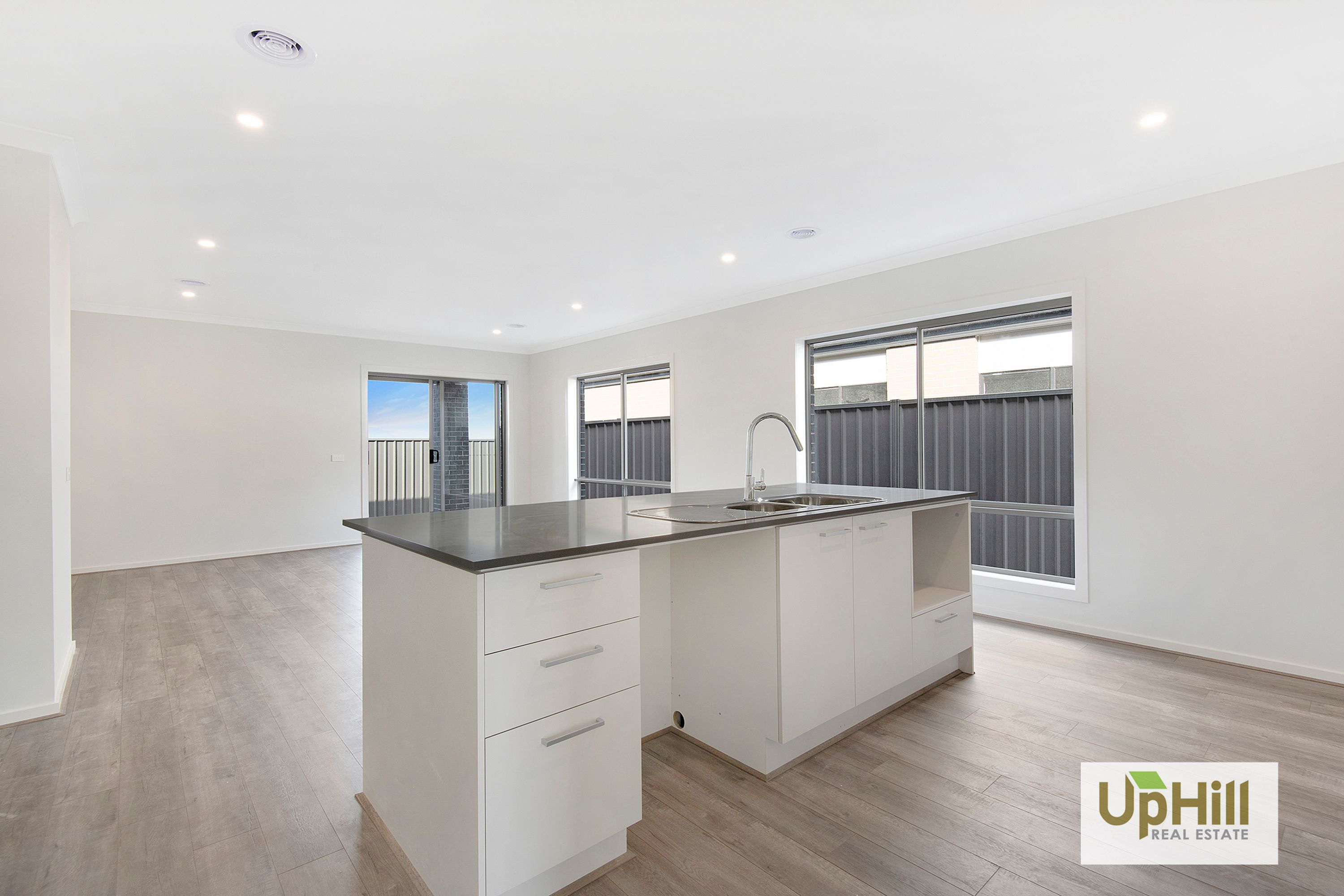 6 Frome Road, Clyde - Thumbnail 8
