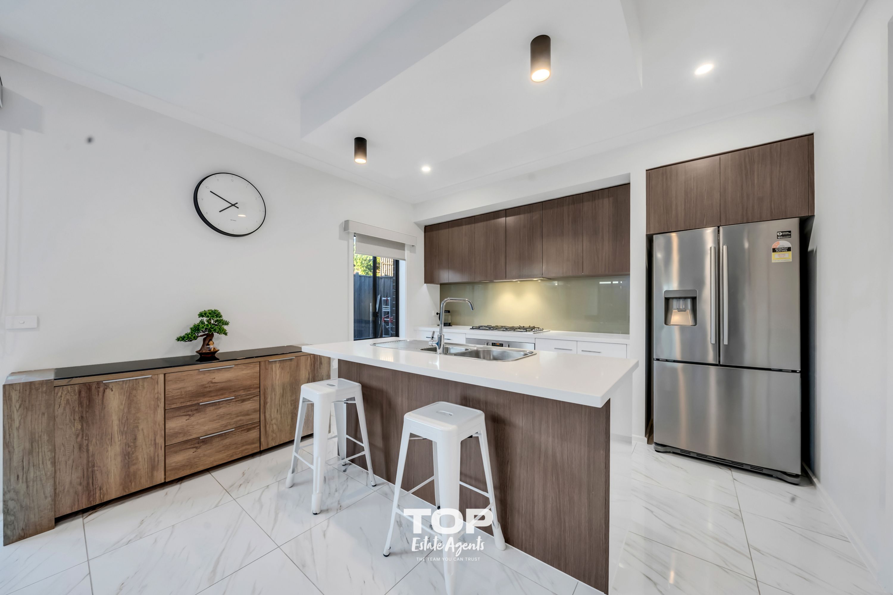 13 Bazadaise Drive, Clyde North - Thumbnail 7