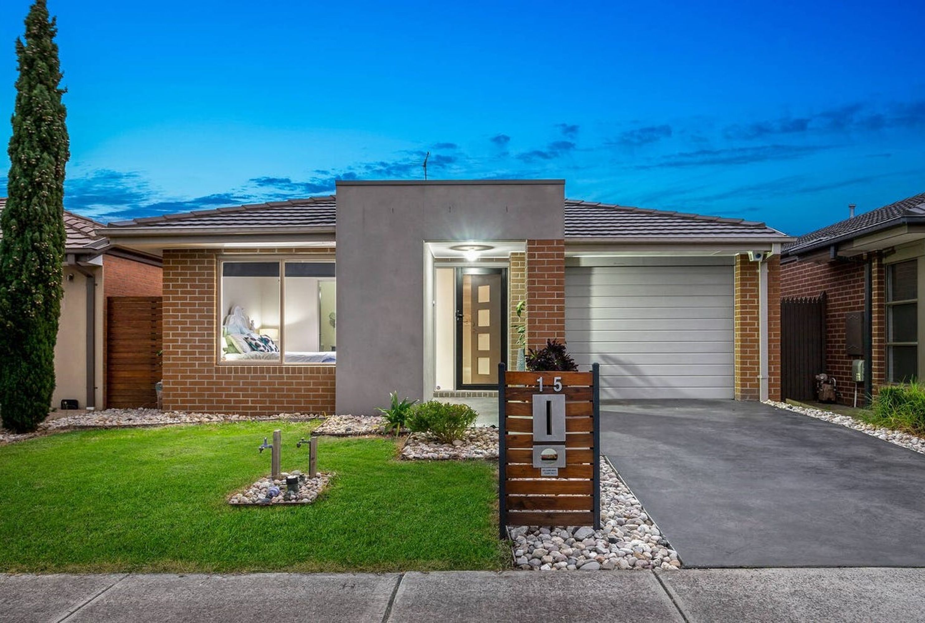 15 Dahlia Crescent, Keysborough, VIC 3173