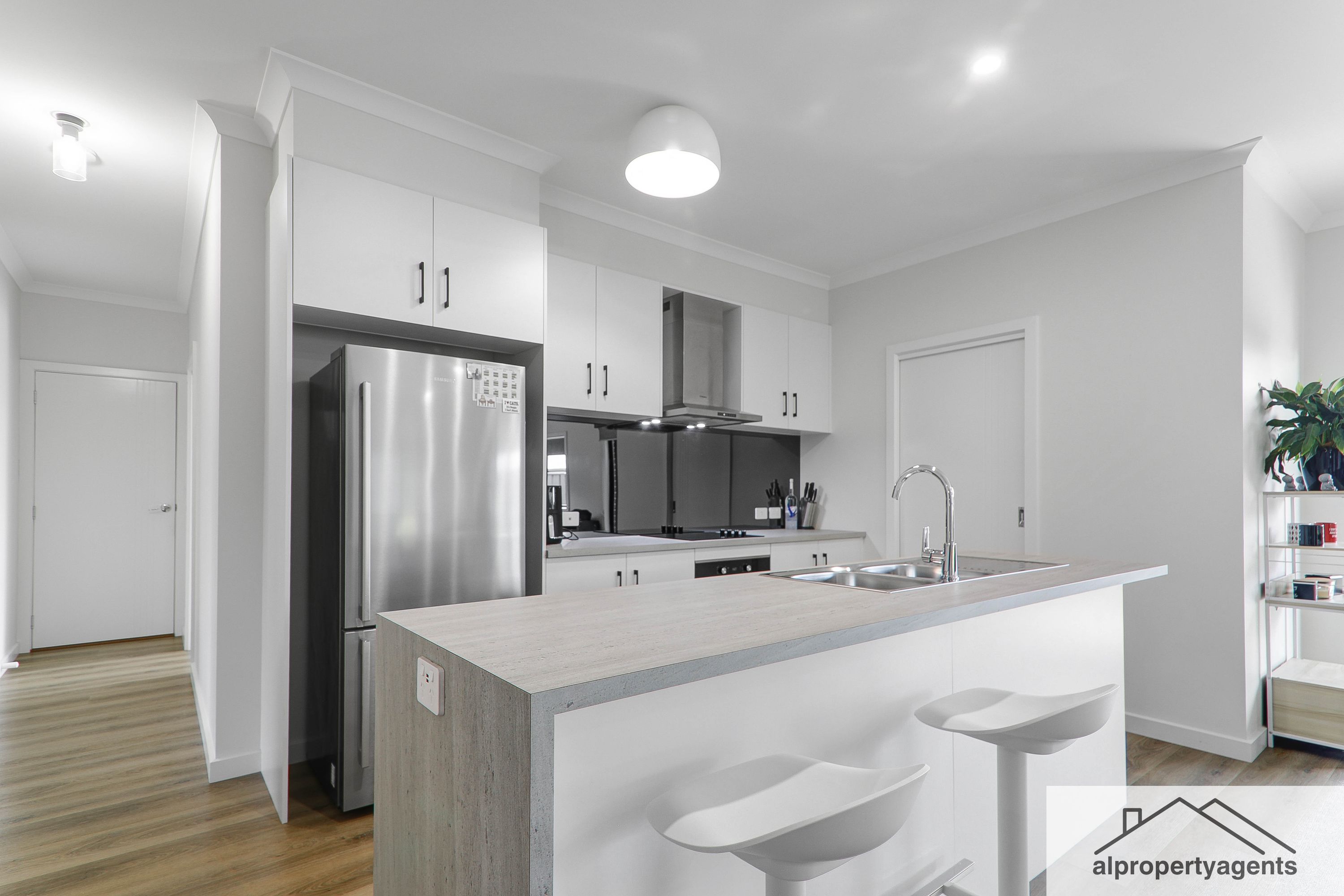 4 Luker Street, Horsham VIC 3400, Horsham - Thumbnail 2