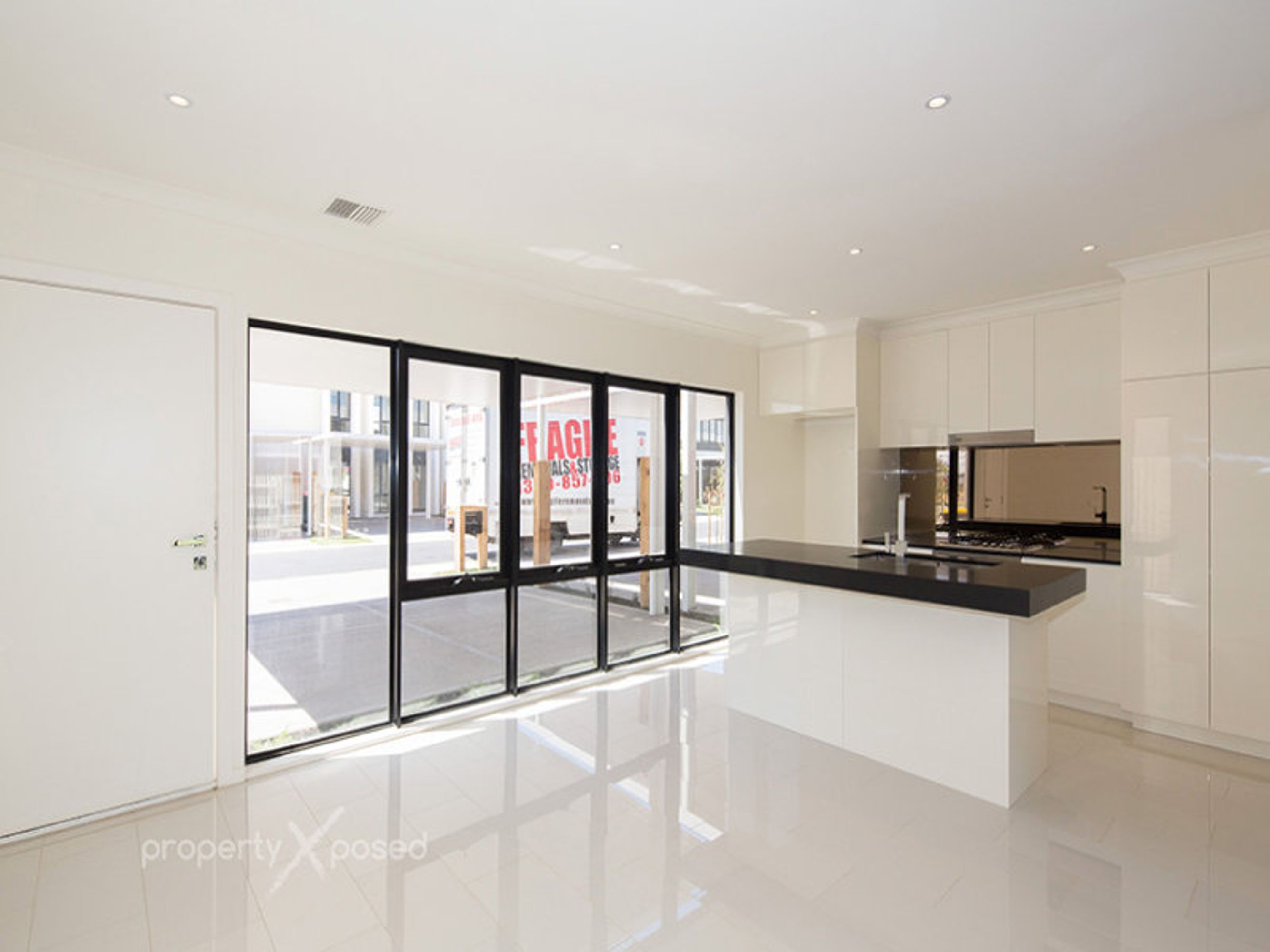 10 Orana Way, Springvale - Thumbnail 2