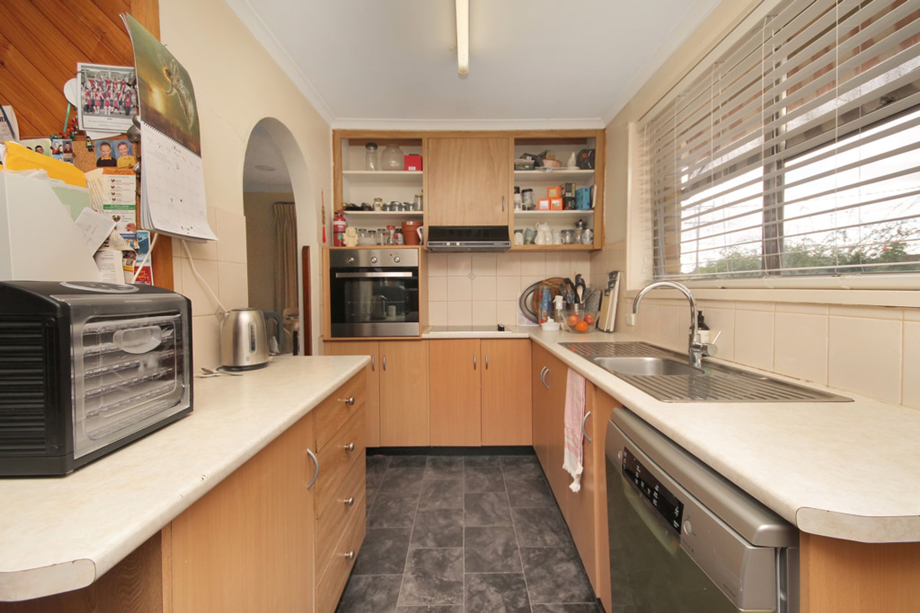 2 Shirley Street, Horsham VIC 3400, Horsham - Thumbnail 2