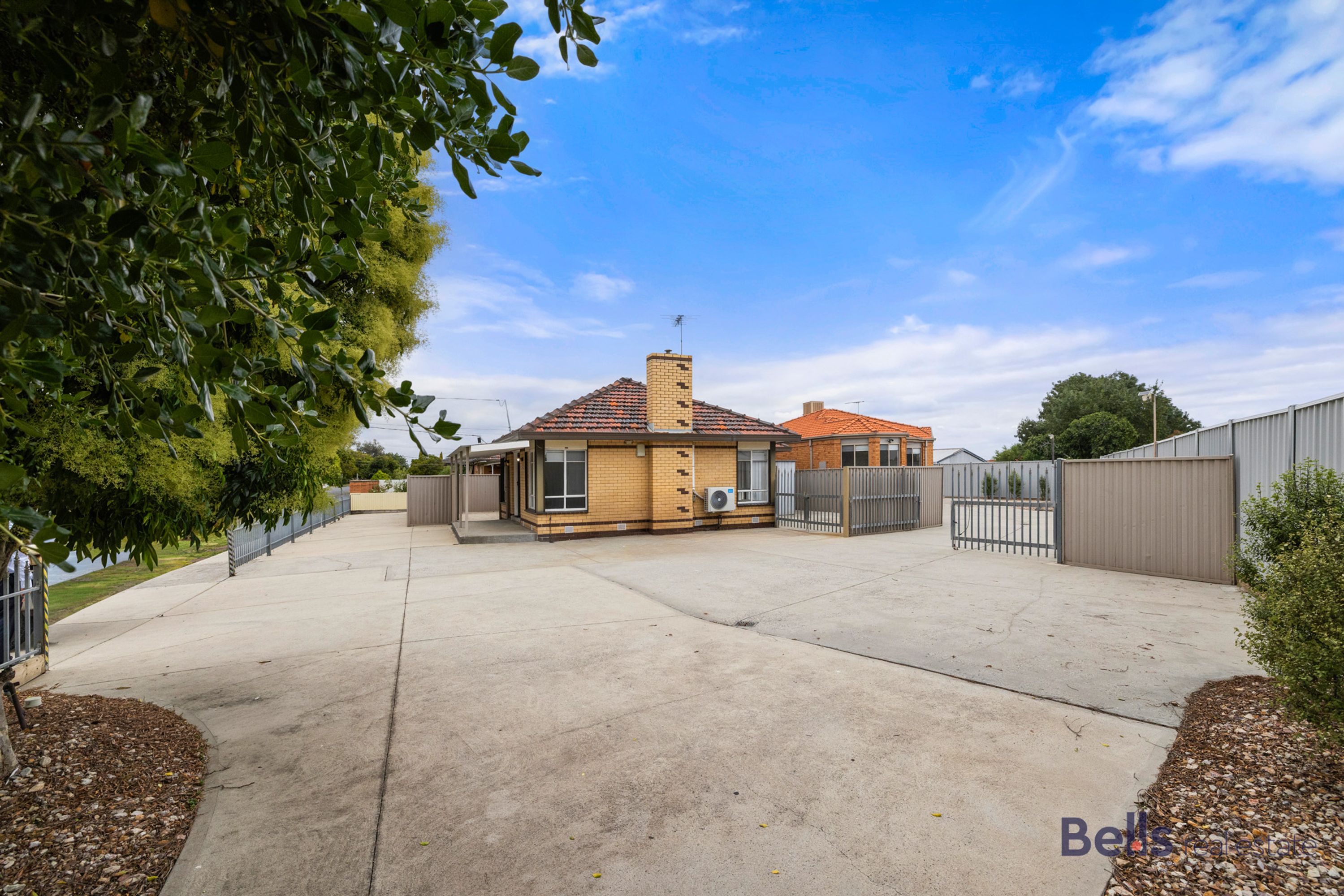 1/25 Lachlan Road, Sunshine West - Thumbnail 2