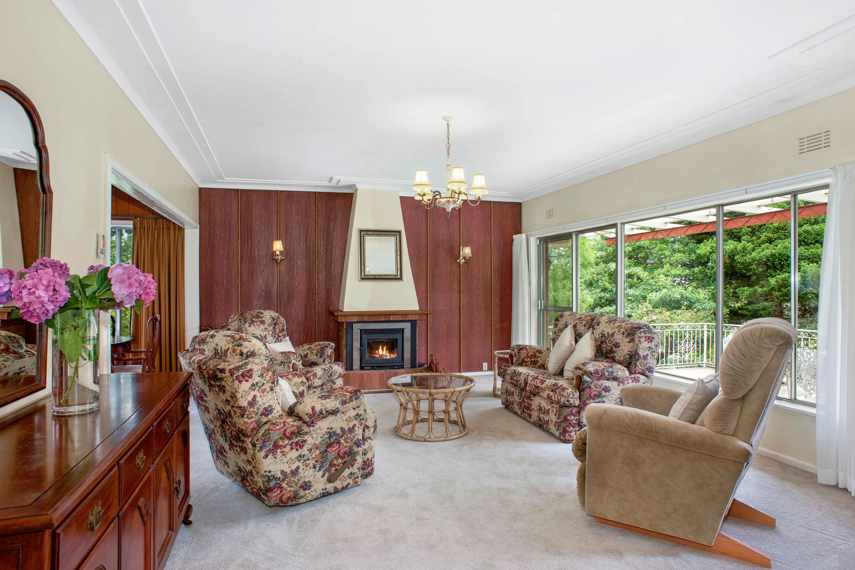 6 Valley Road, Katoomba - Thumbnail 2