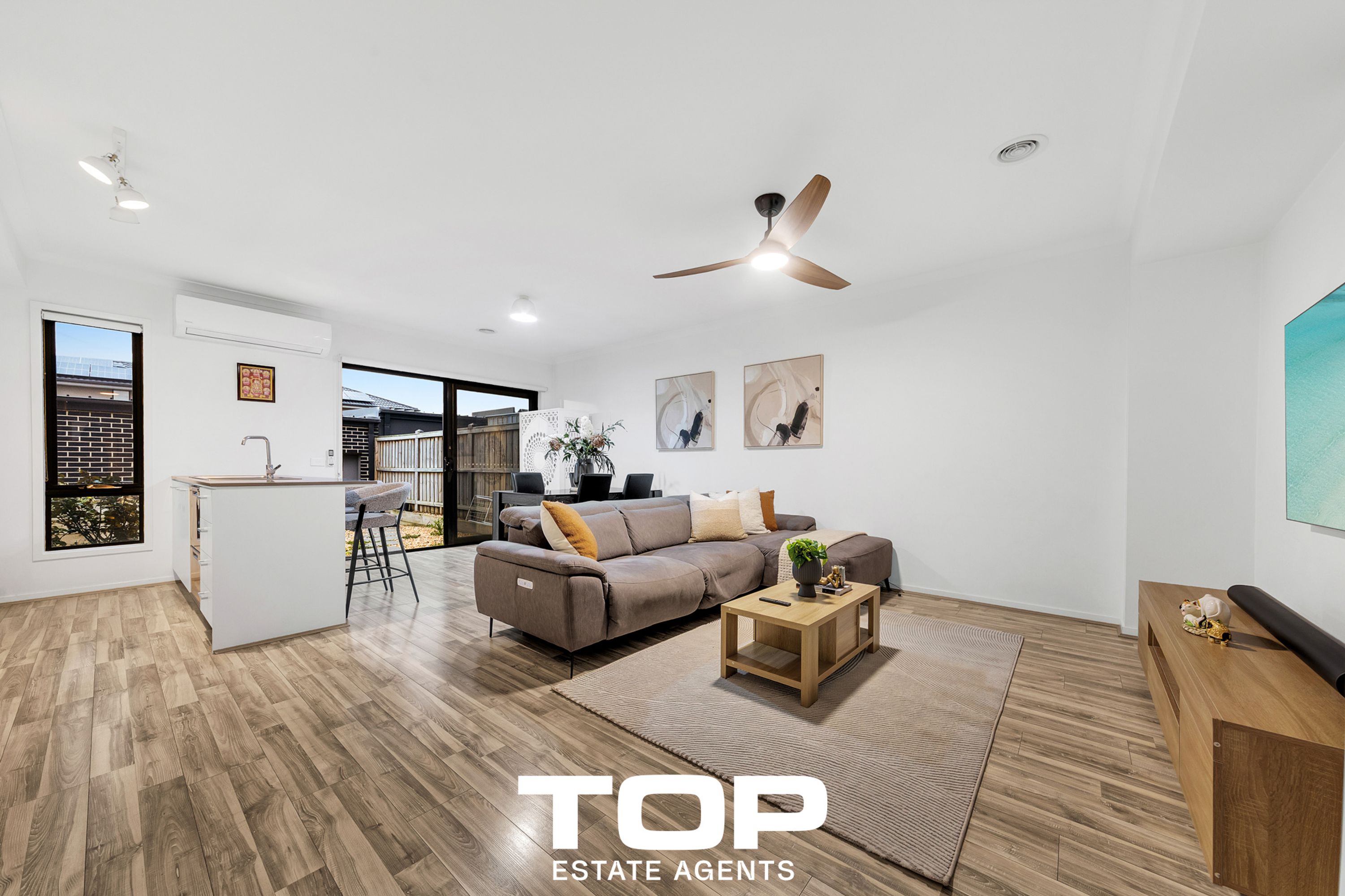 2 Talmalmo Lane, Clyde North - Thumbnail 4