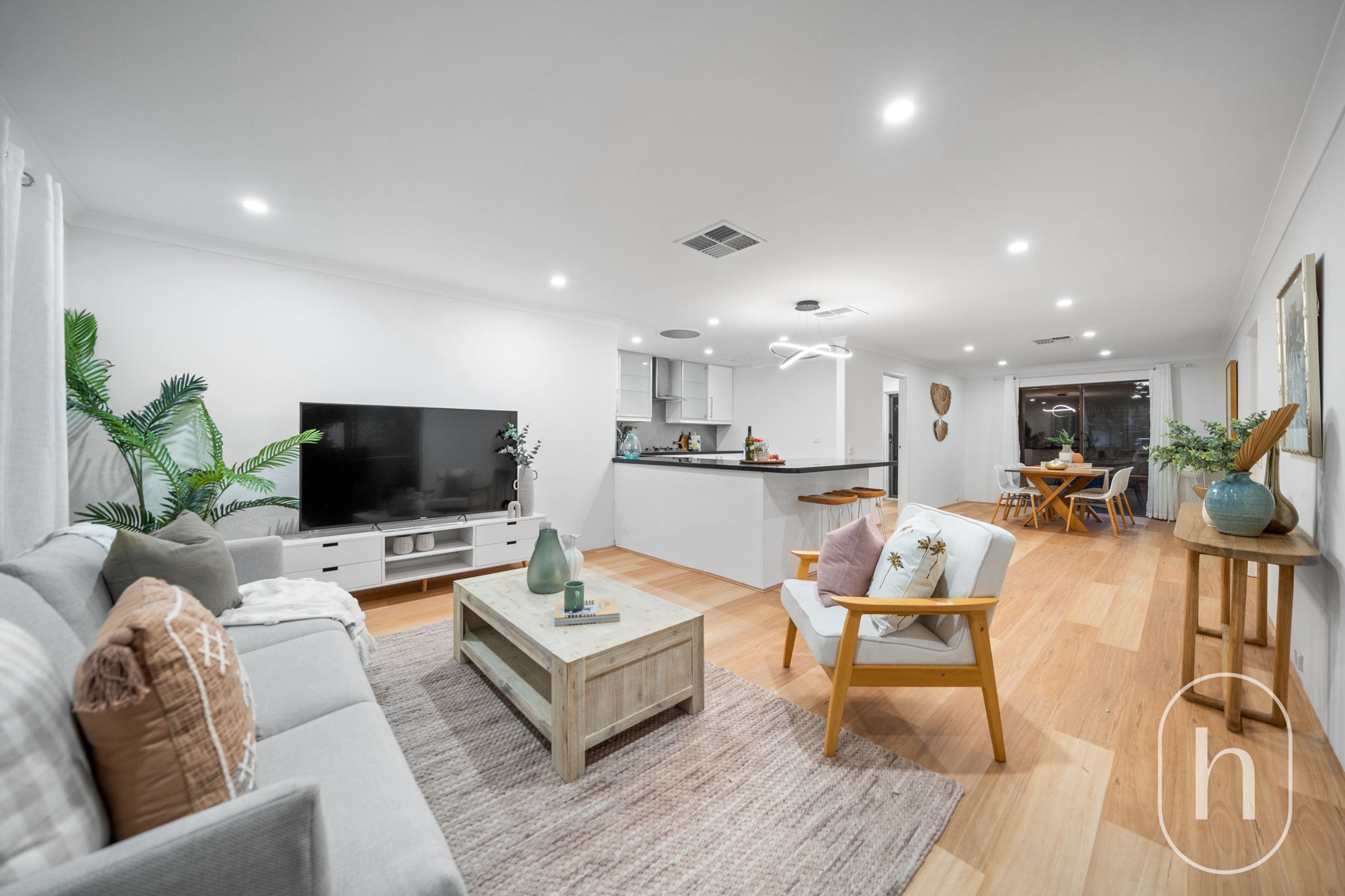 43 Tasman Road, Beldon - Thumbnail 3