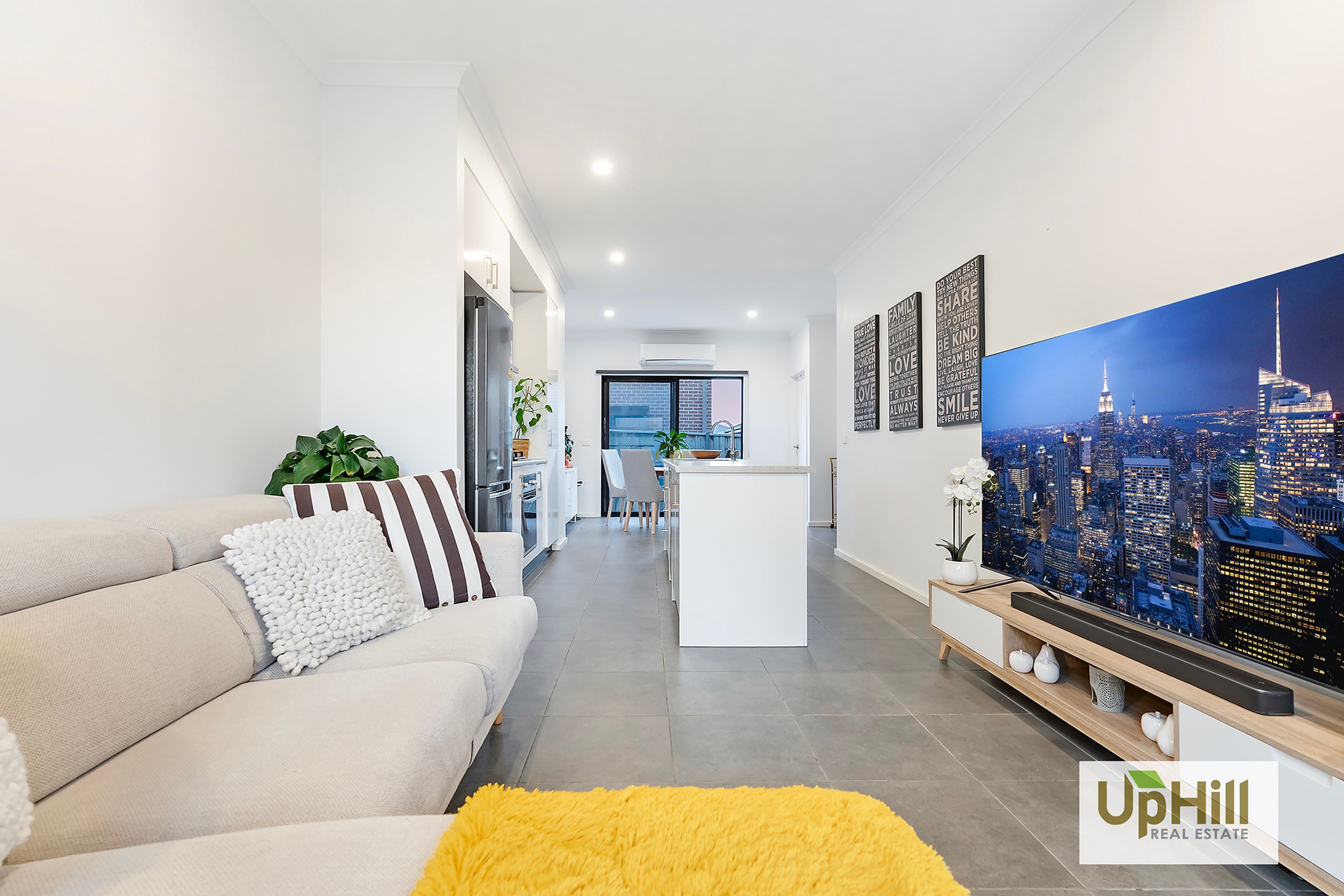 7 Randwick Lane, Clyde North - Thumbnail 4