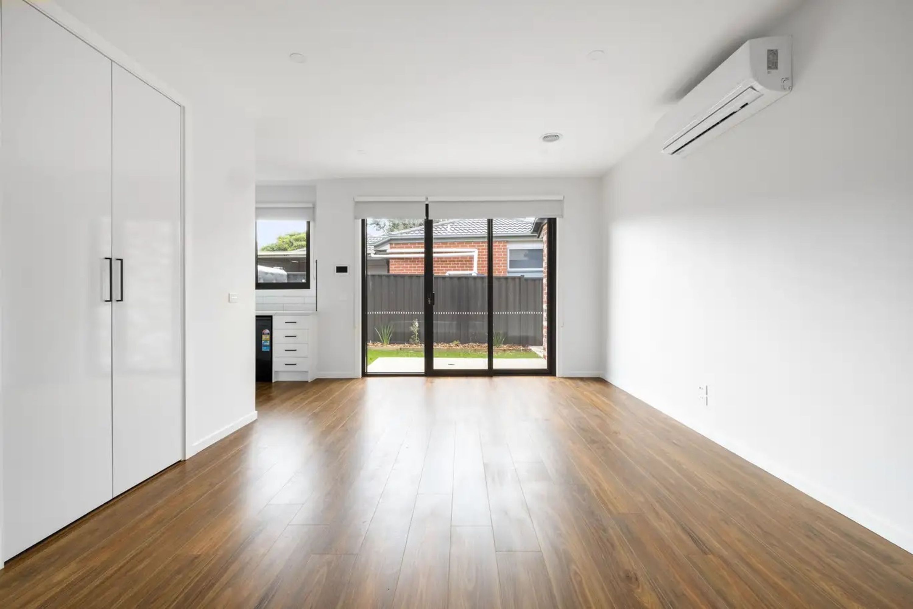 3 & 2/48 Douglas Avenue, St Albans VIC 3021, St Albans - Thumbnail 8