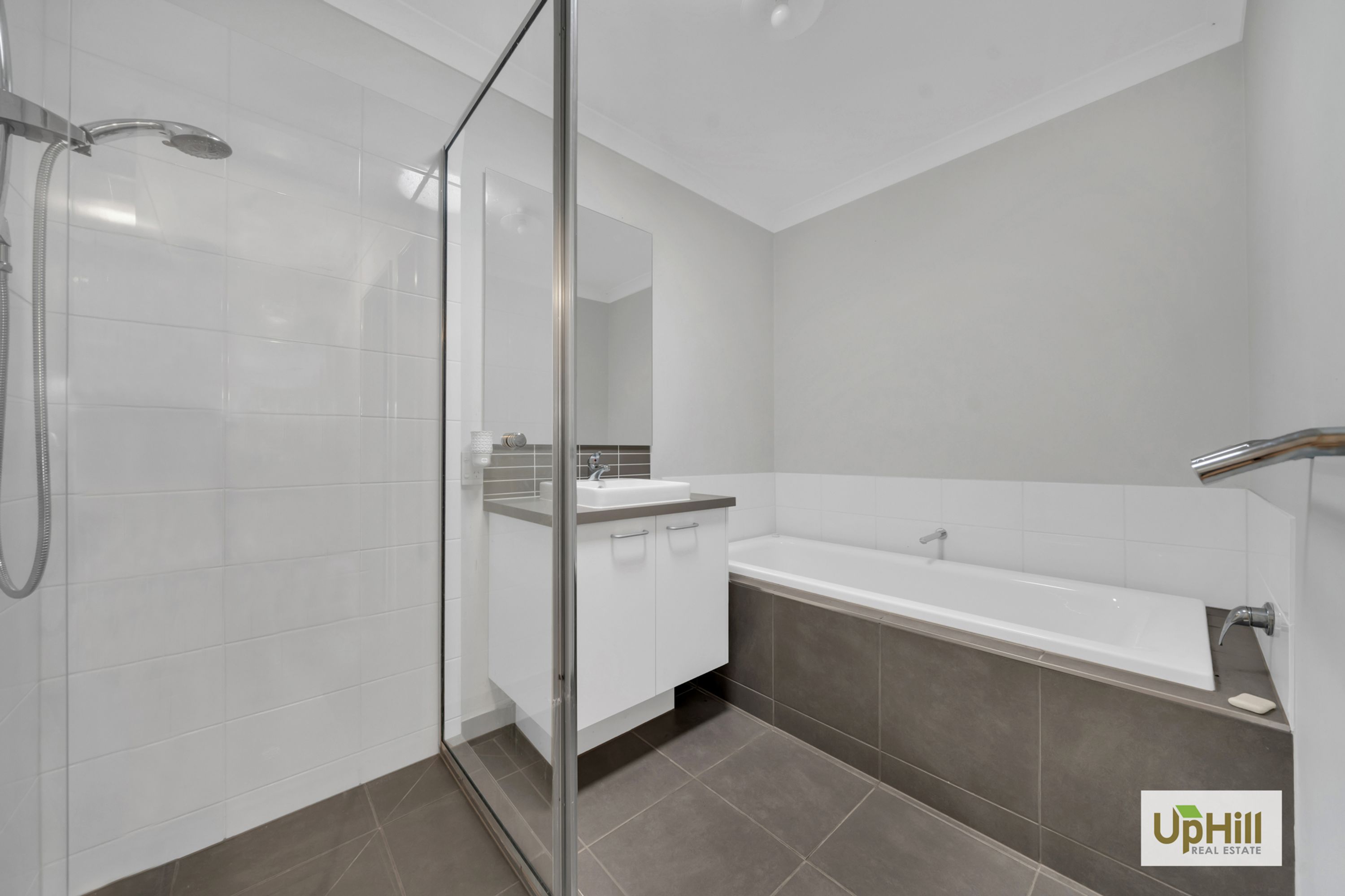 10 Crisp Street, Clyde North - Thumbnail 8