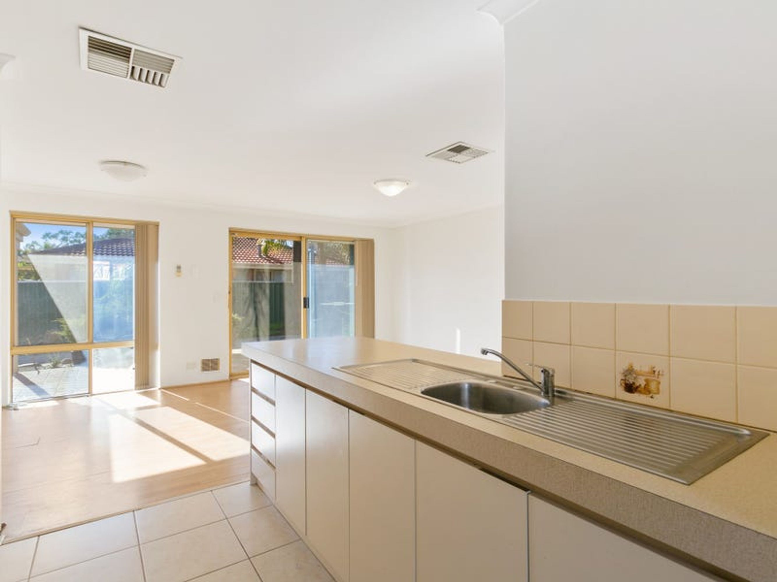 13 Bridal Crescent, Kenwick - Thumbnail 6