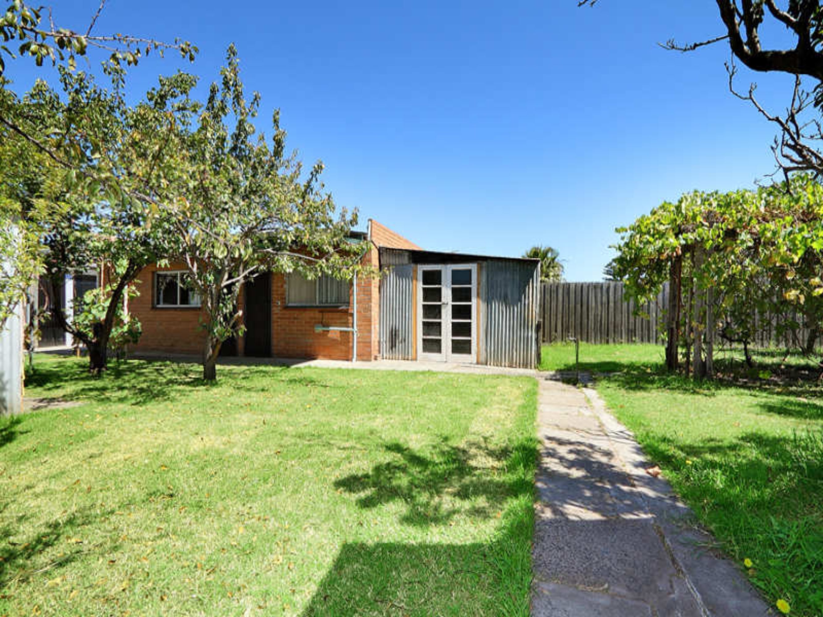 27 Stephenson Street, Springvale - Thumbnail 3