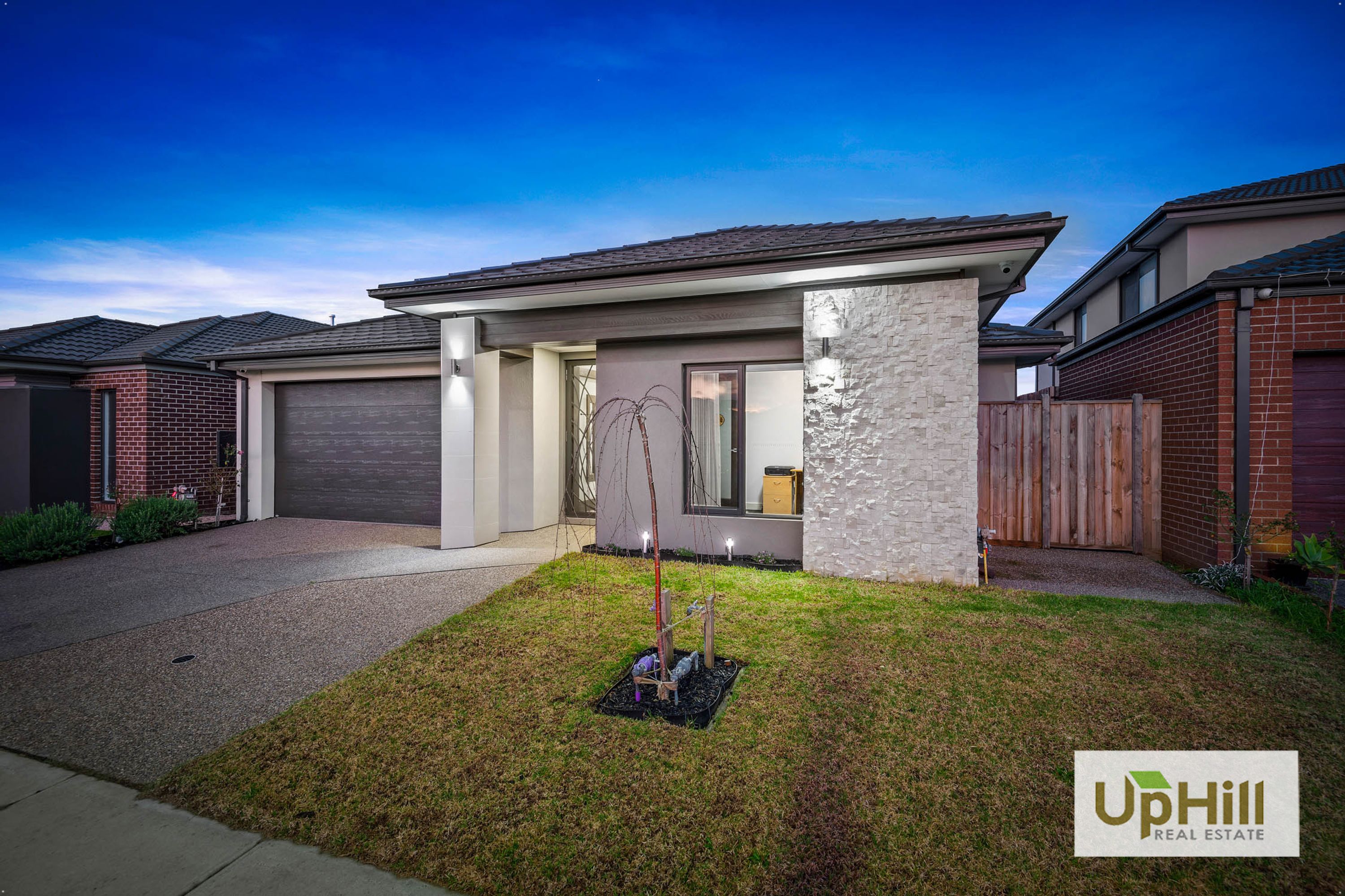 13 Cortajalla Avenue, Clyde North - Thumbnail 2
