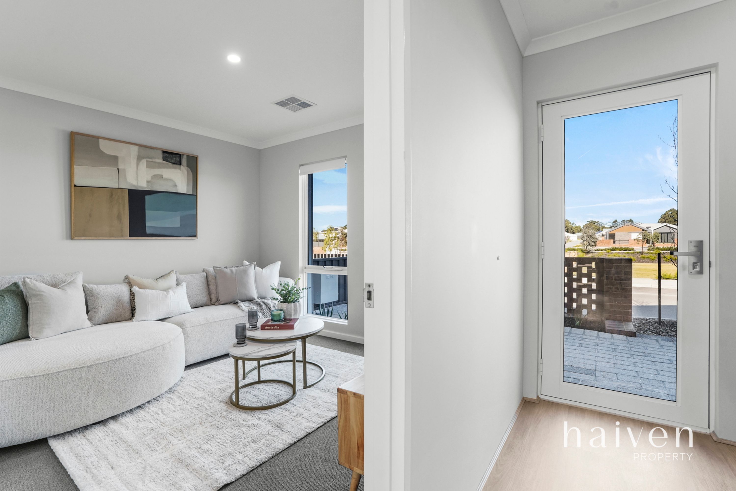 75 Lycaste Parade, Treeby - Thumbnail 2