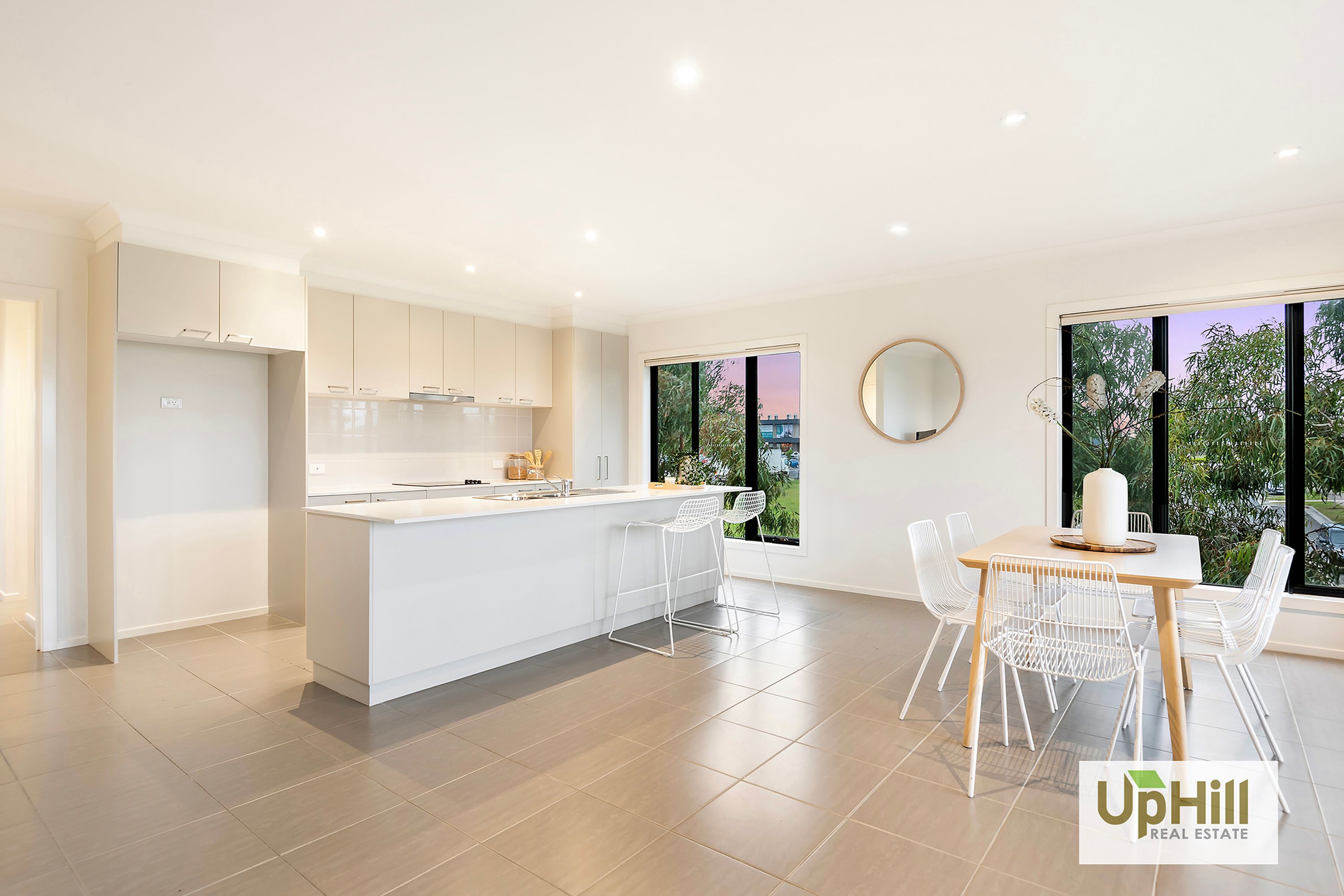 3 Doonhamer Place, Clyde North - Thumbnail 2