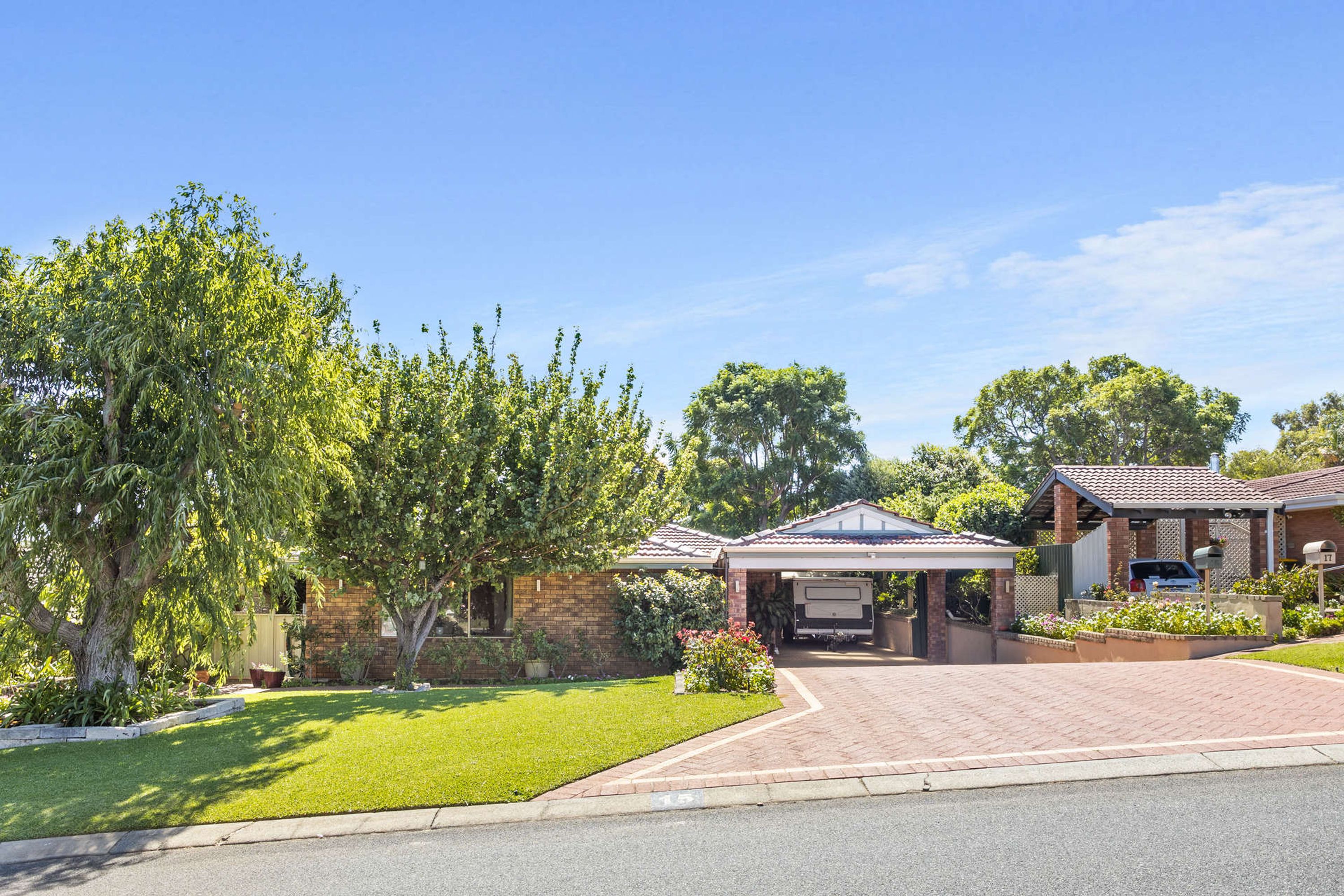 15 Yallambee Crescent