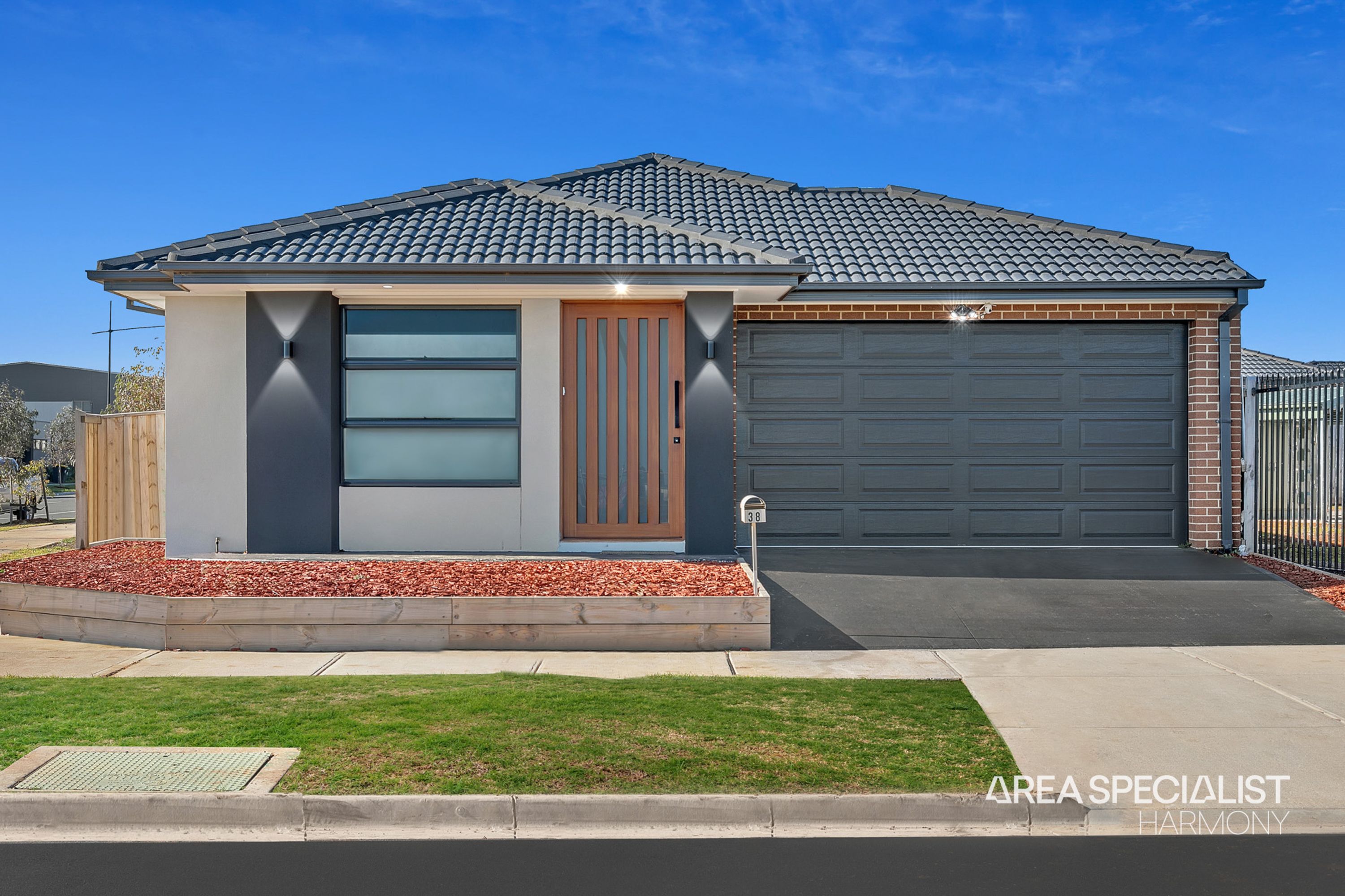 38 Provincial Circuit, Deanside