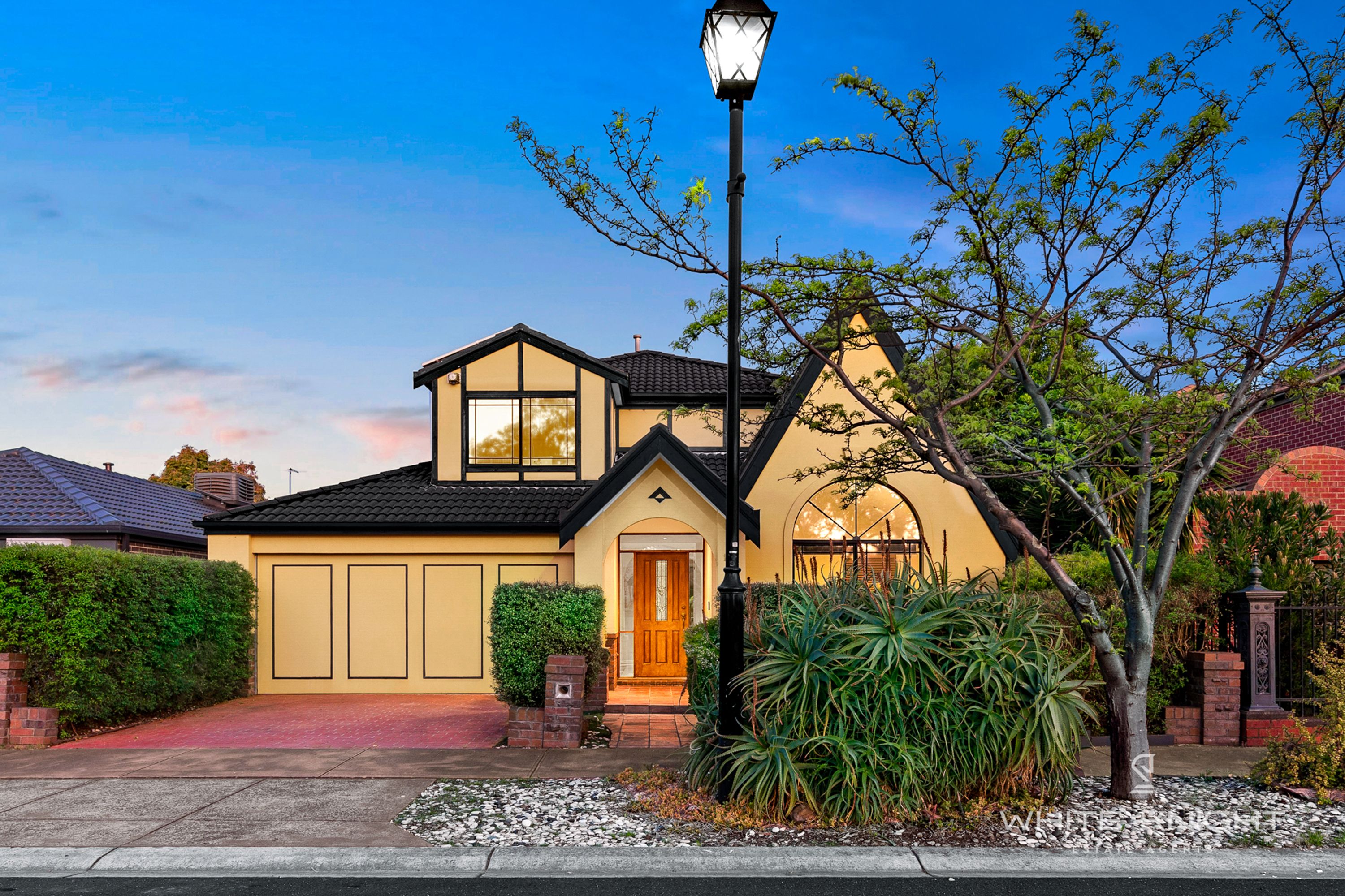 13 Bendigo Circuit, Caroline Springs VIC 3023, Caroline Springs - Thumbnail 2
