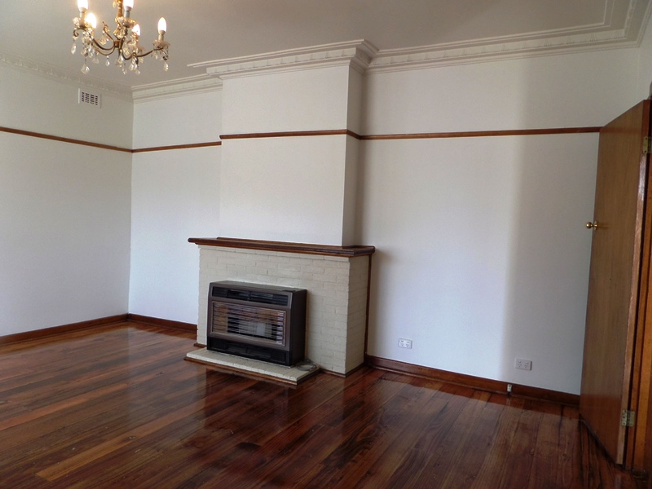 10 Kemp Street, Springvale - Thumbnail 4