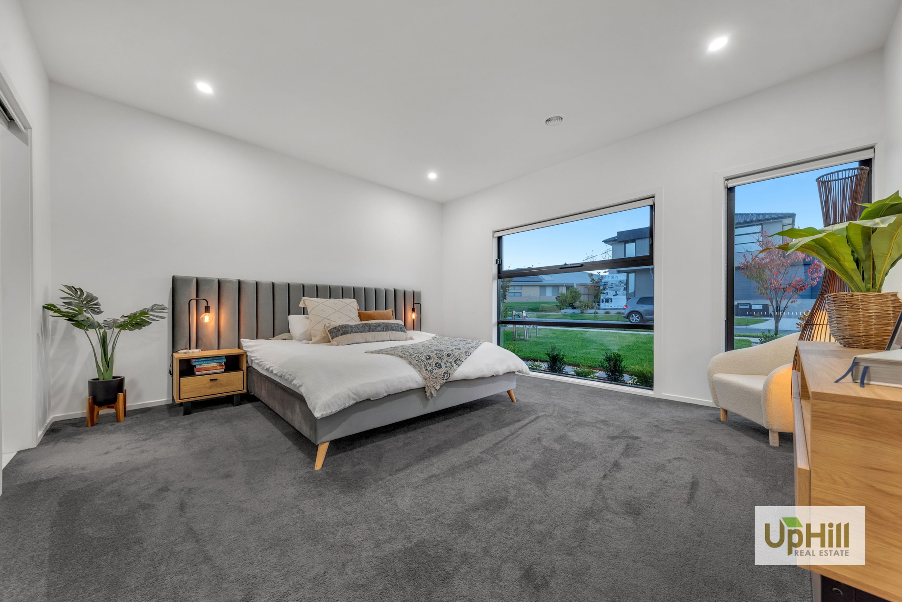 13 Vermillion Drive, Clyde North - Thumbnail 2