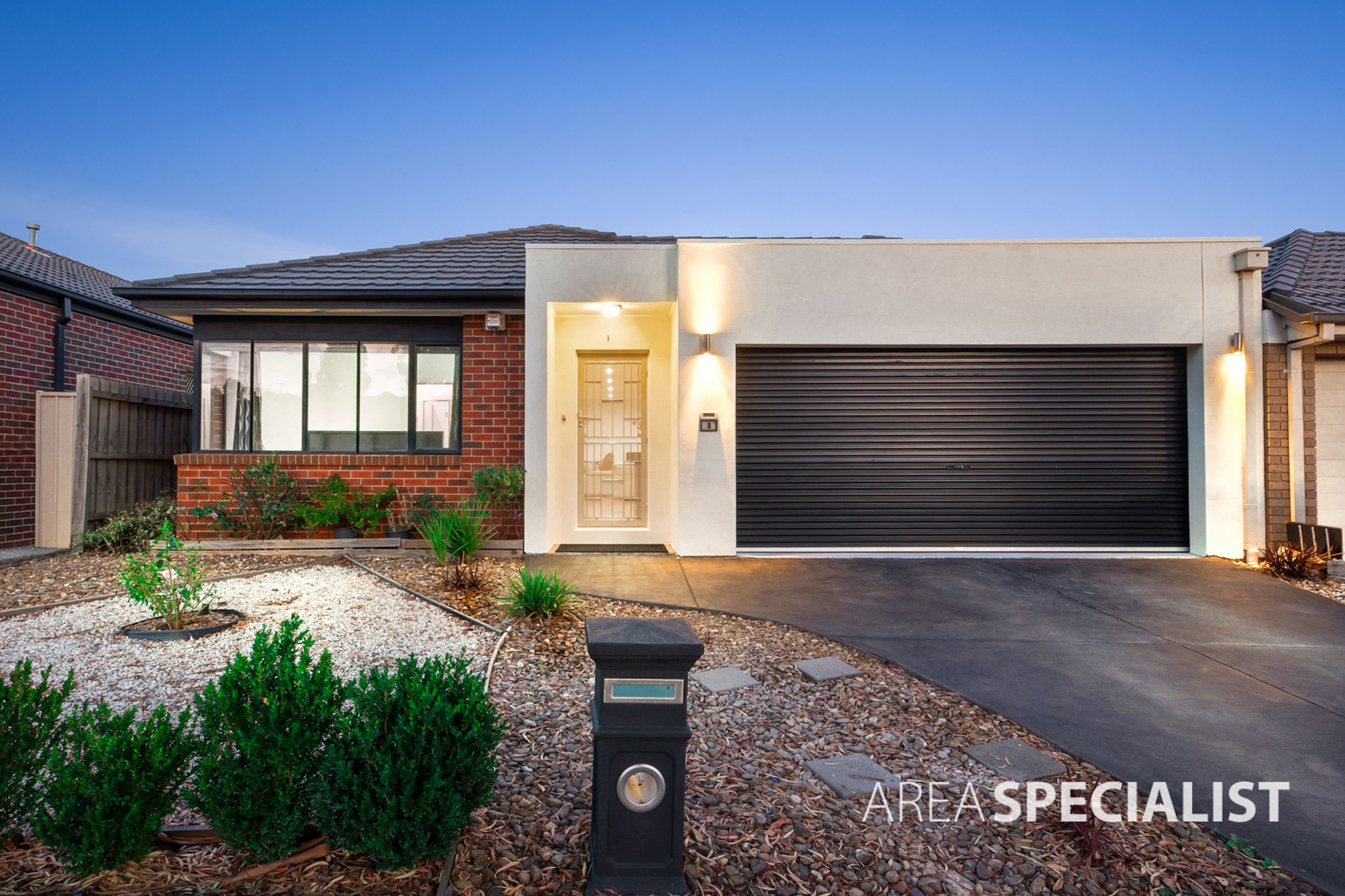 8 Chifley Circuit, Burnside Heights VIC 3023, Burnside Heights - Thumbnail 2