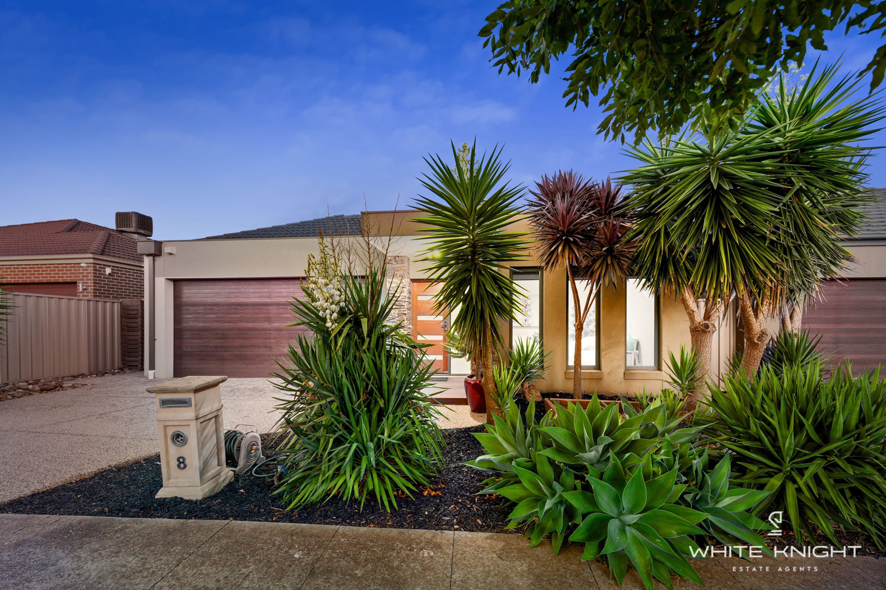 8 Mount Way, Caroline Springs VIC 3023, Caroline Springs - Thumbnail 2