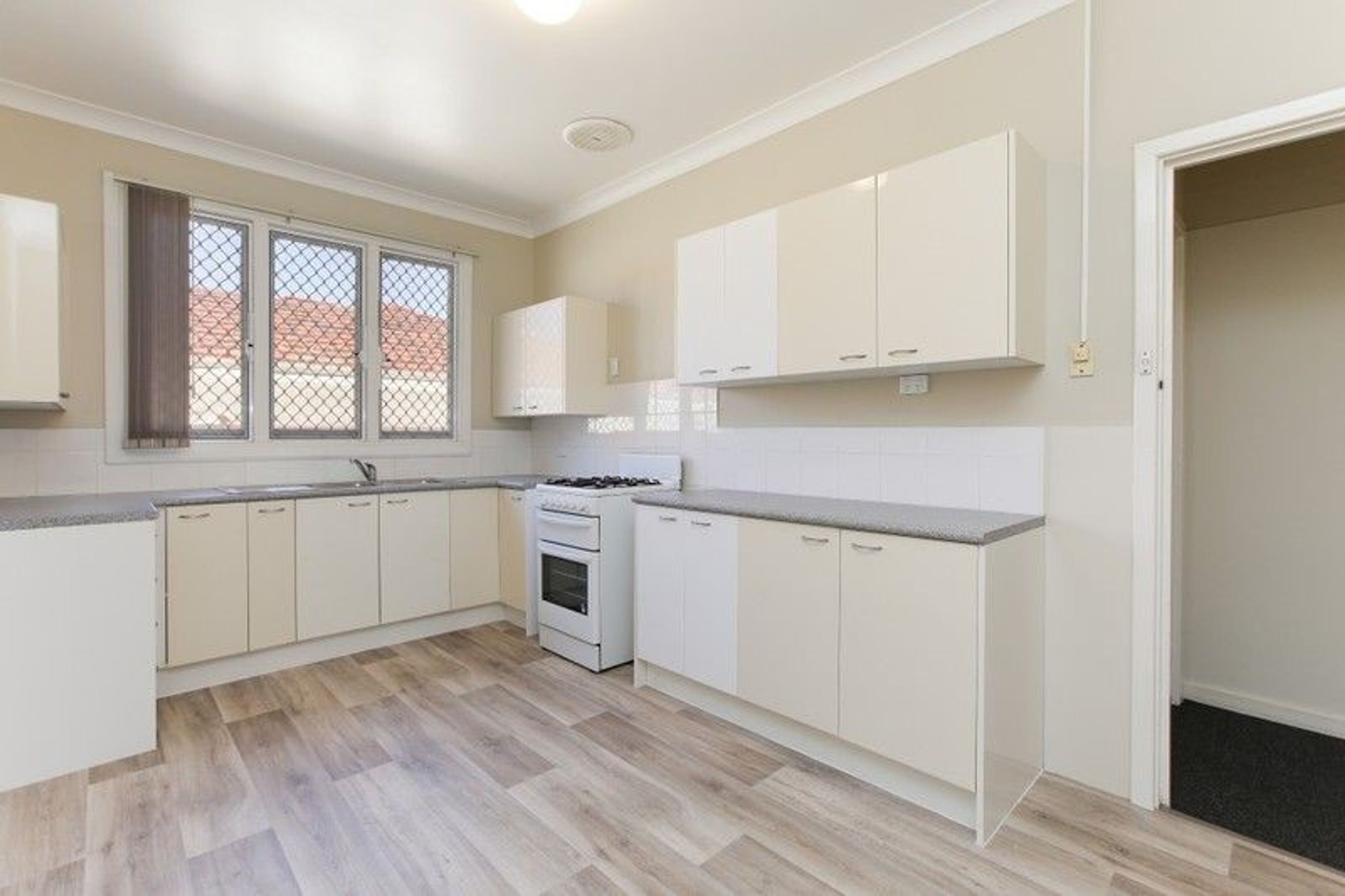 373 Hardey Road, Cloverdale - Thumbnail 2