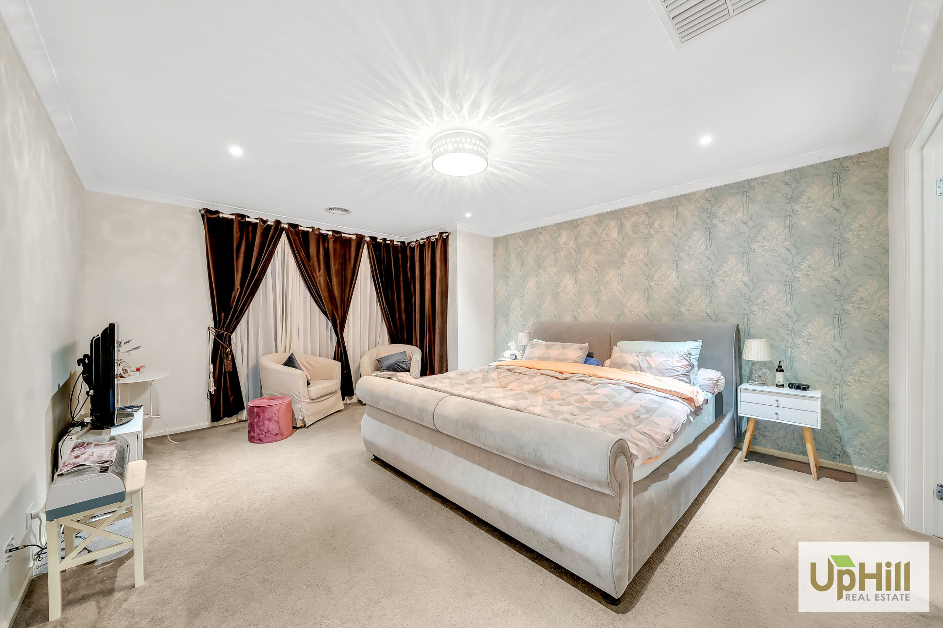 18 RIVERSTONE BLVD, Clyde North - Thumbnail 2