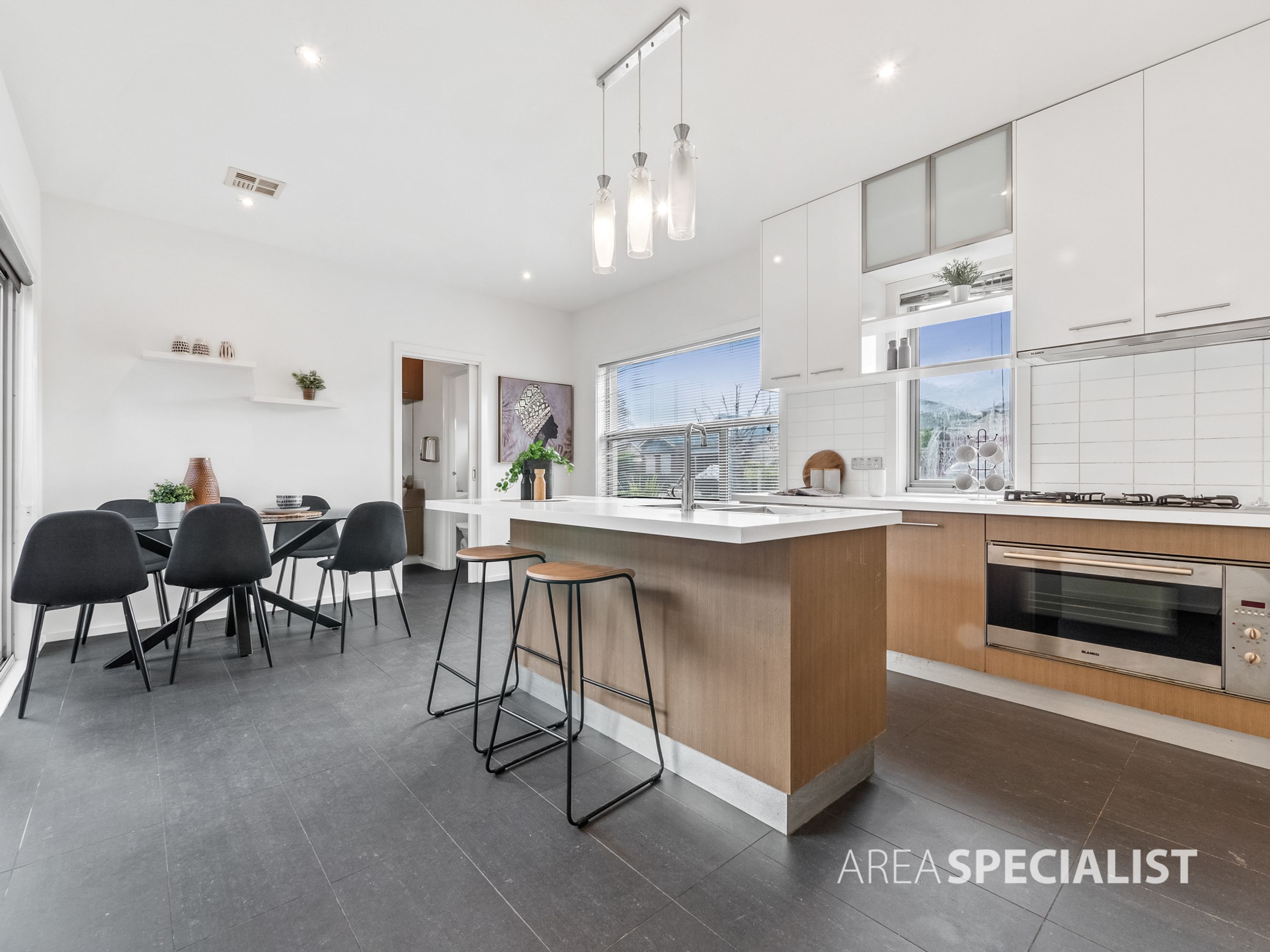 44 Edgbaston Parade, Caroline Springs VIC 3023, Caroline Springs - Thumbnail 3
