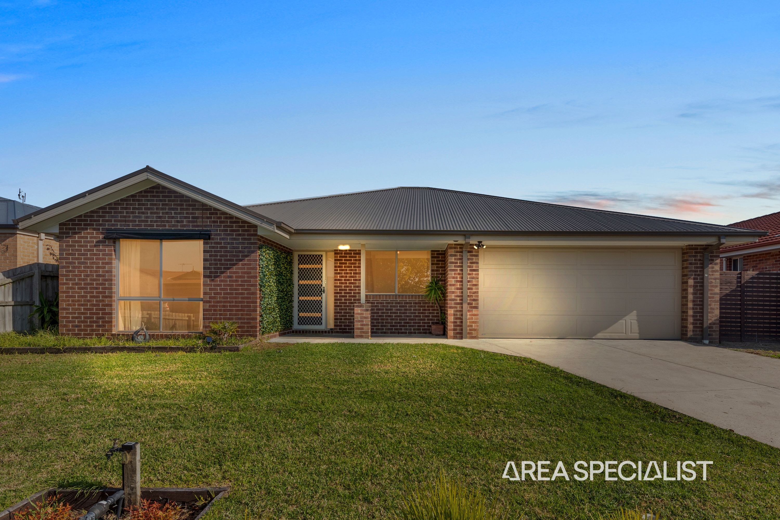 11 Emerald Crescent, Koo Wee Rup - Thumbnail 3