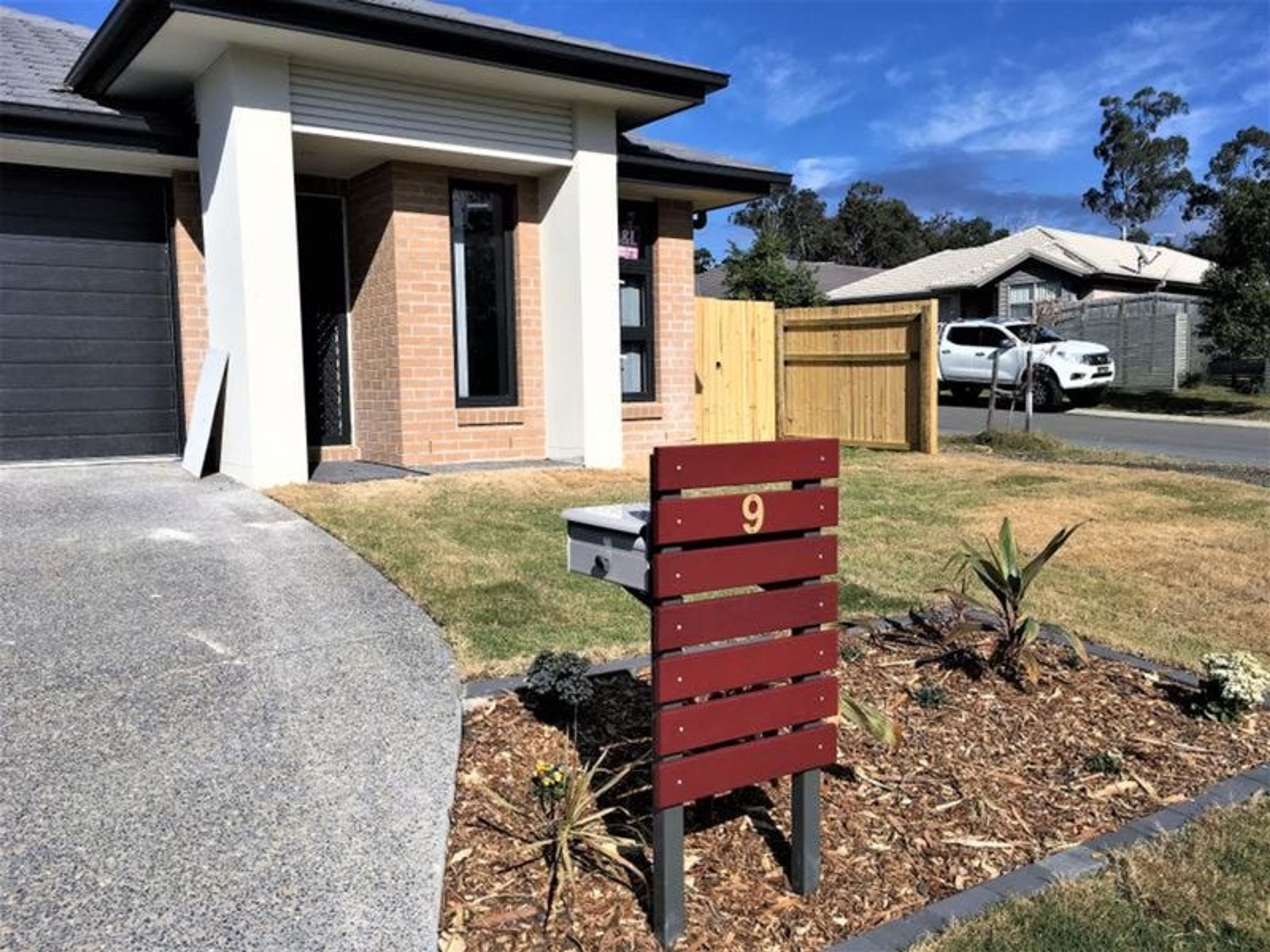9B Greenpark Drive