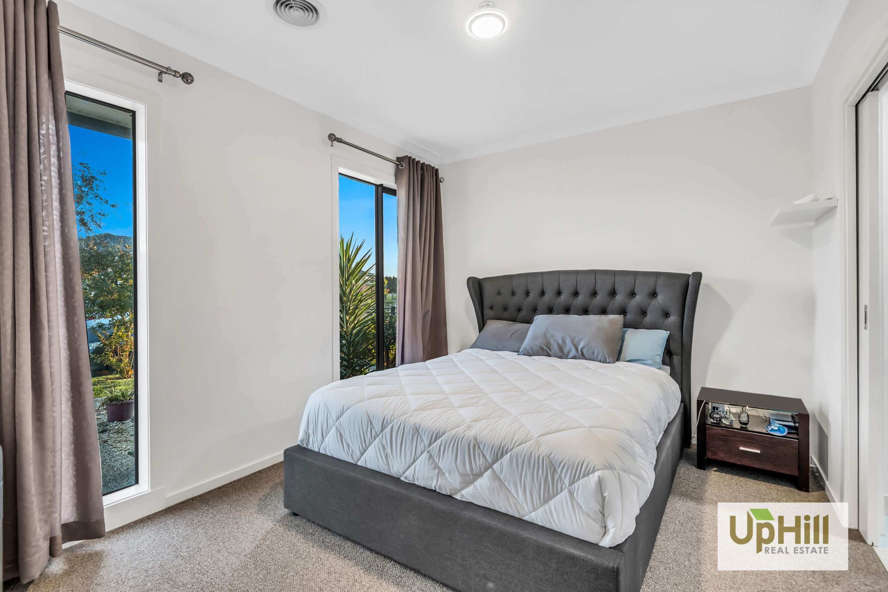 8 Dexter Crescent, Clyde North - Thumbnail 2