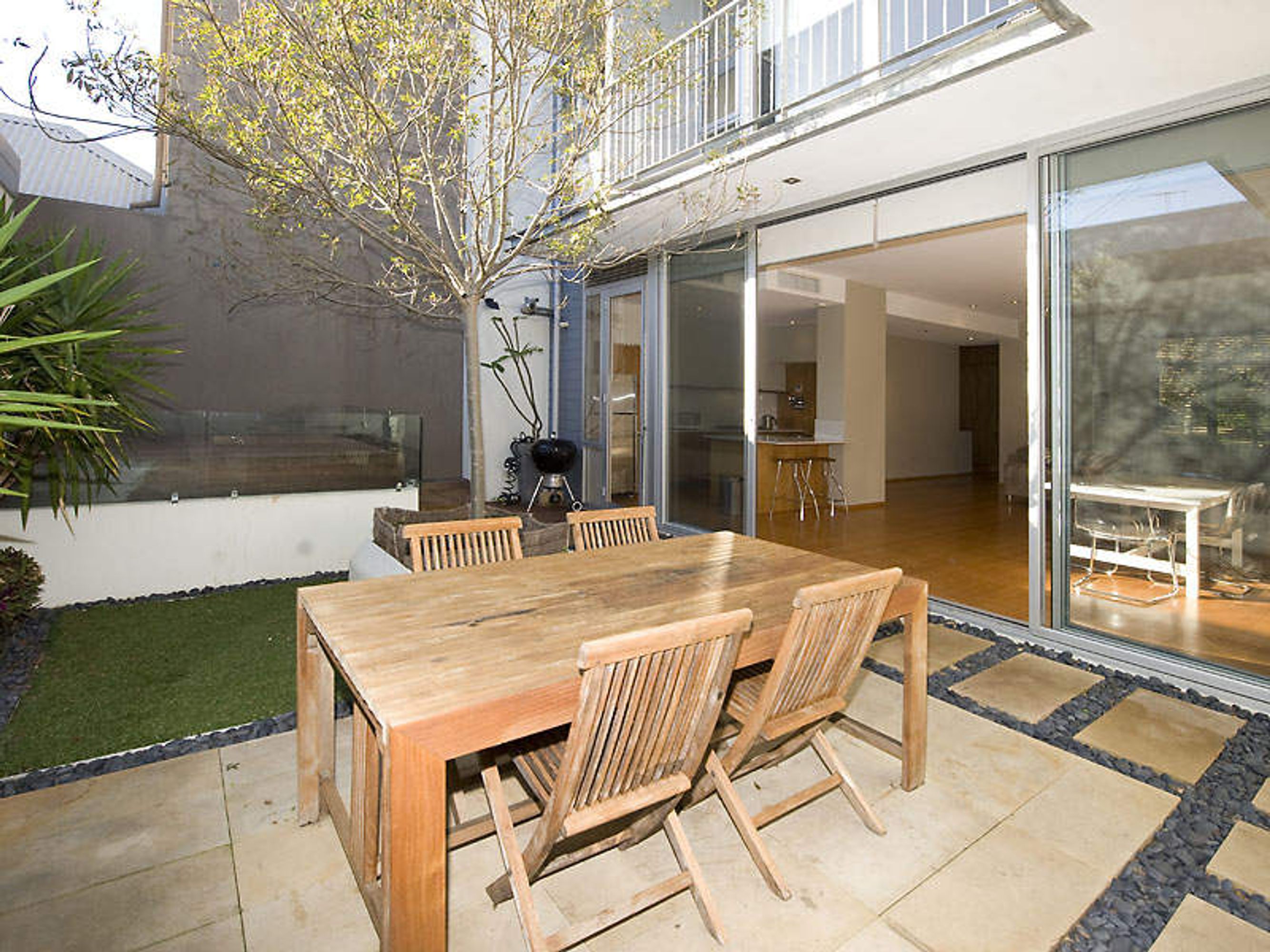 32 Mere View Way, Subiaco - Thumbnail 8