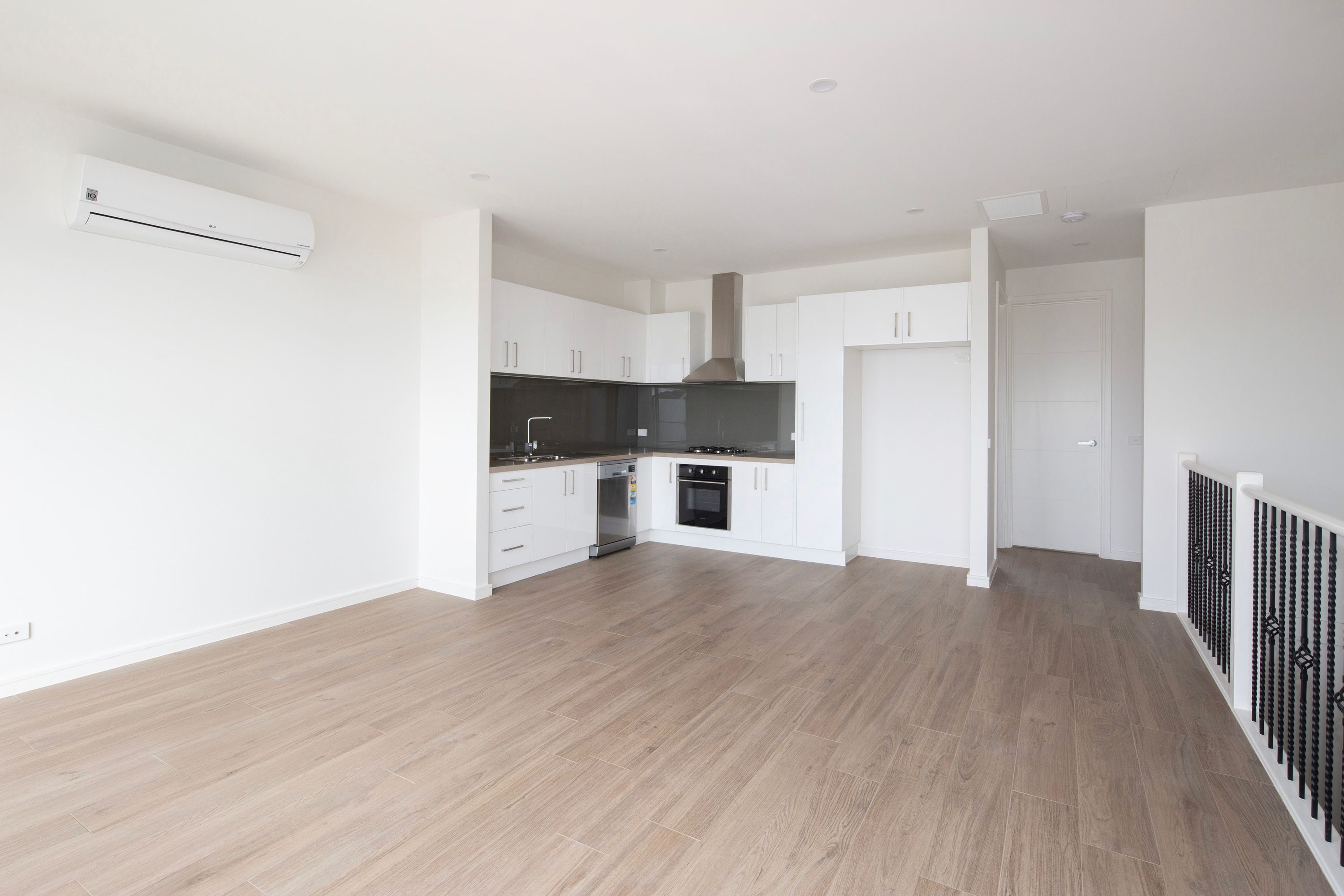 2/63 Royal Avenue, Springvale - Thumbnail 4