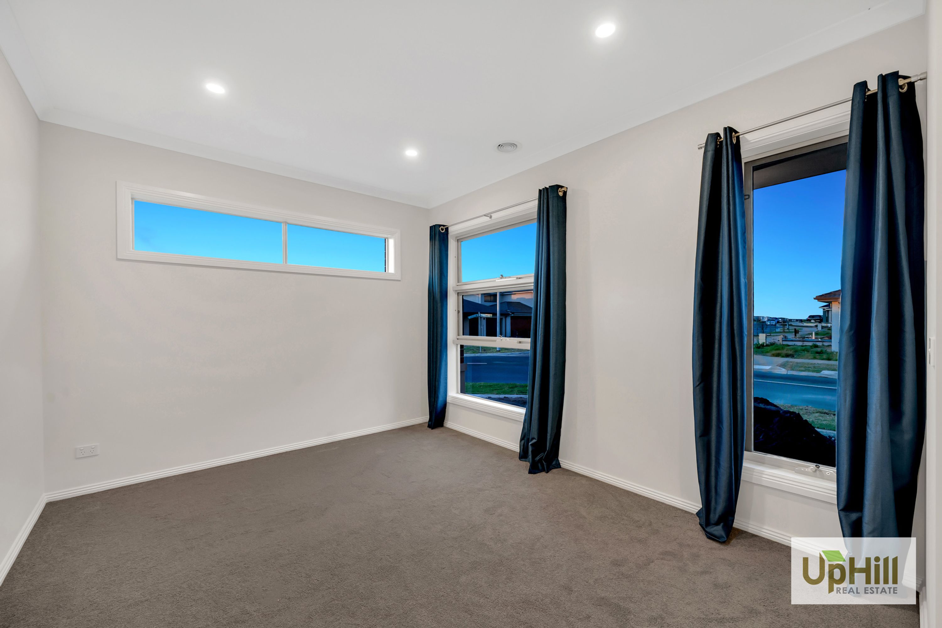 14 MYRTLEFORD AVENUE, Clyde - Thumbnail 2