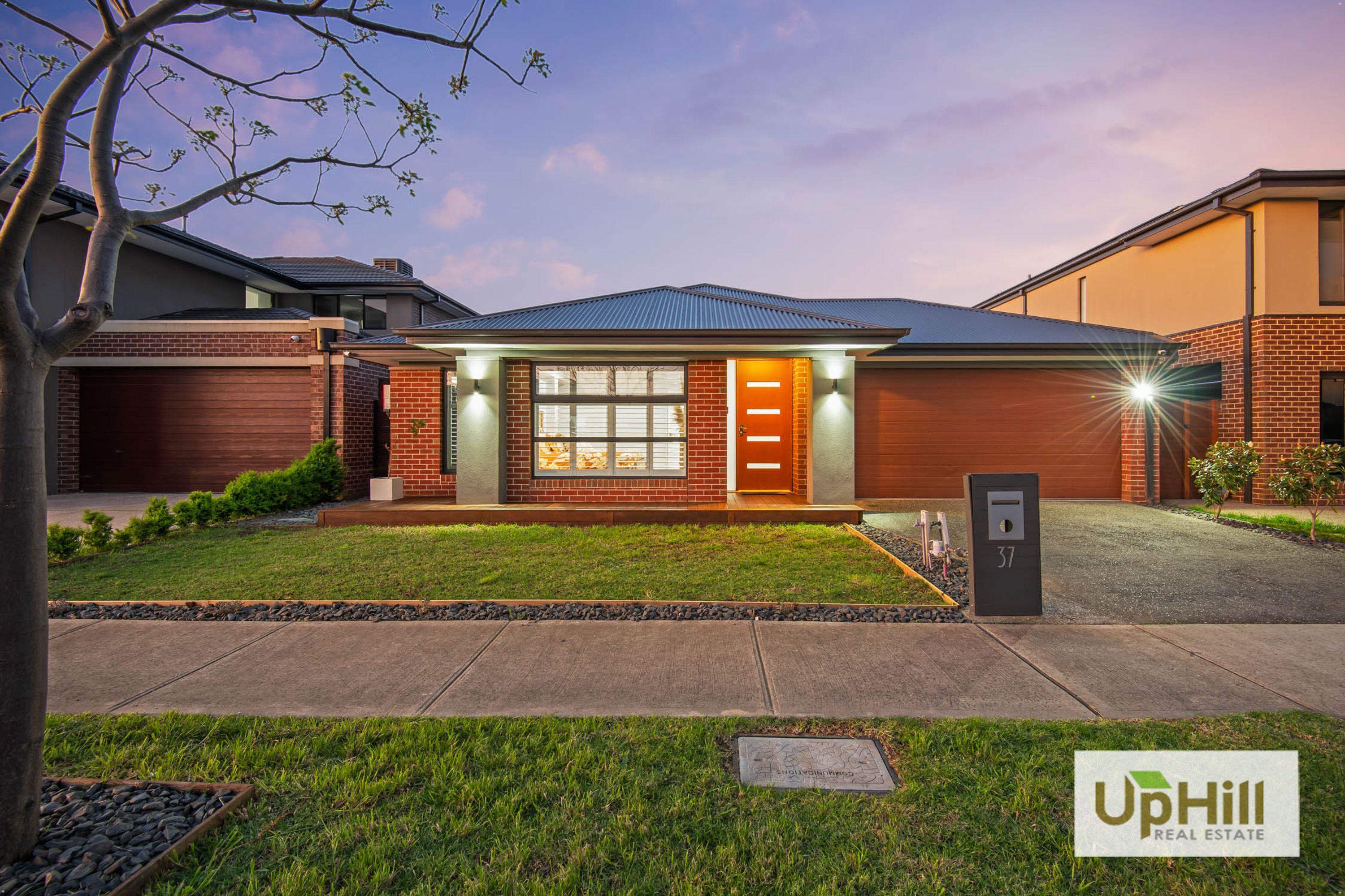 37 Castillo Avenue, Clyde North - Thumbnail 2