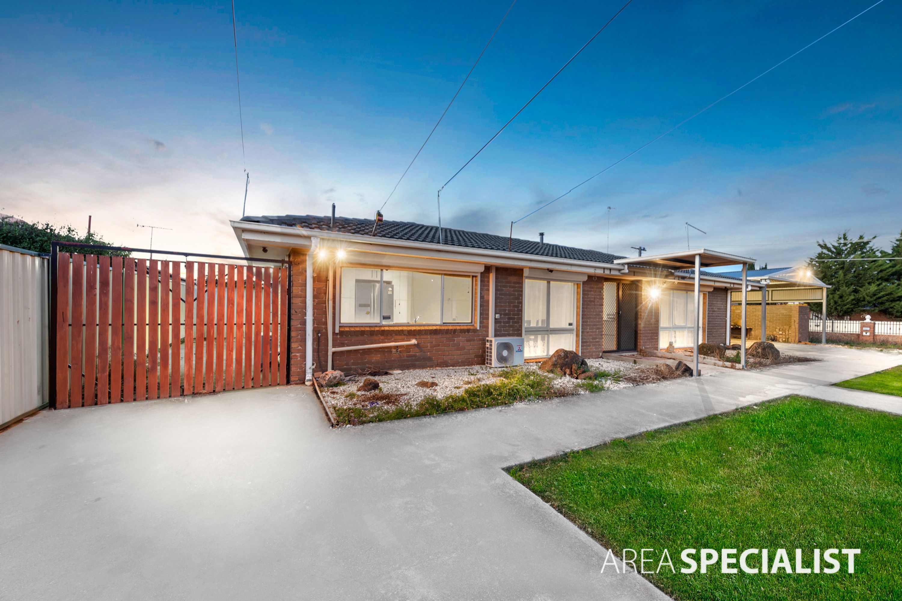 31 Camelot Drive, Albanvale VIC 3021, Albanvale - Thumbnail 3