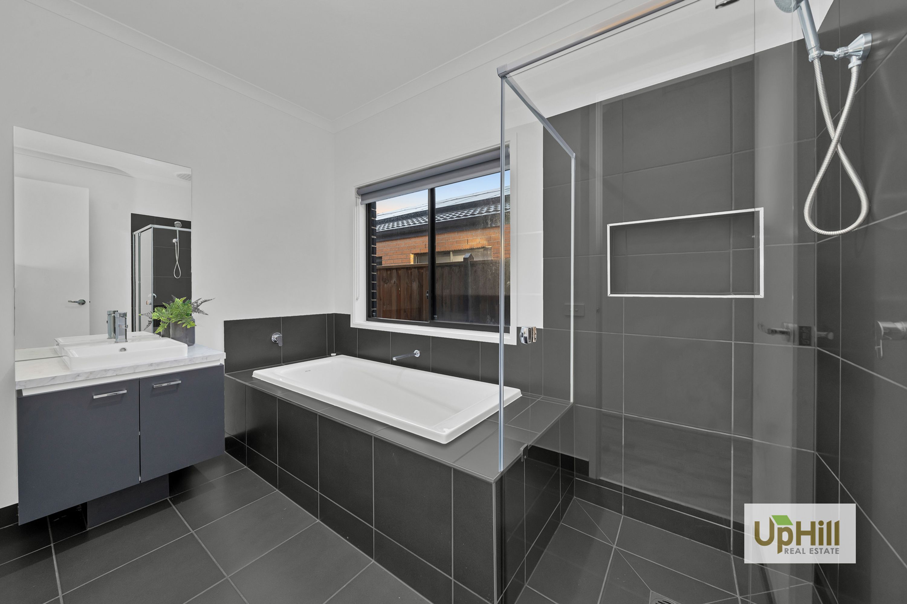 17 Gilcambon Way, Clyde North - Thumbnail 7