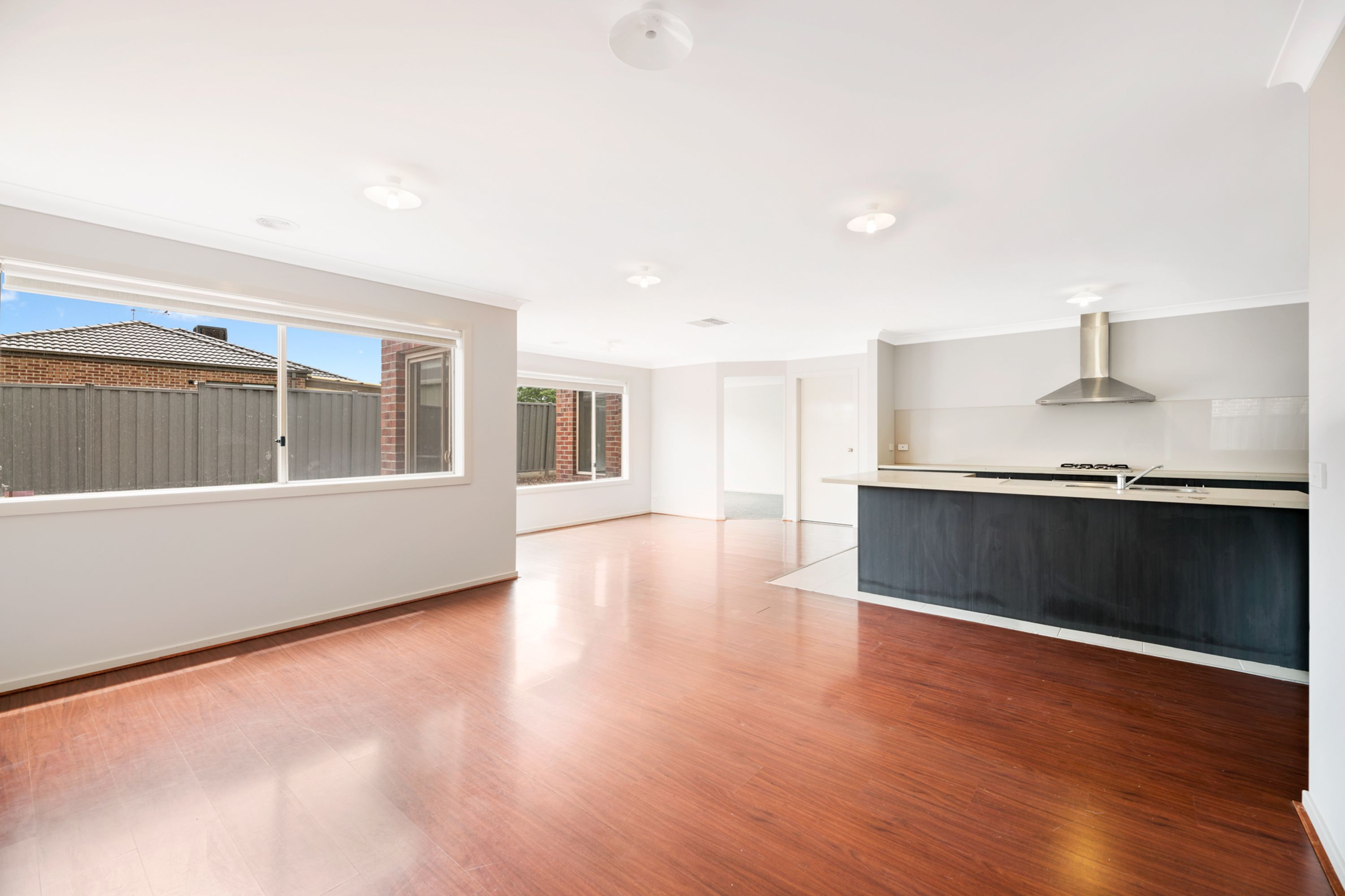 10 Bregman Esplanade, Manor Lakes - Thumbnail 2