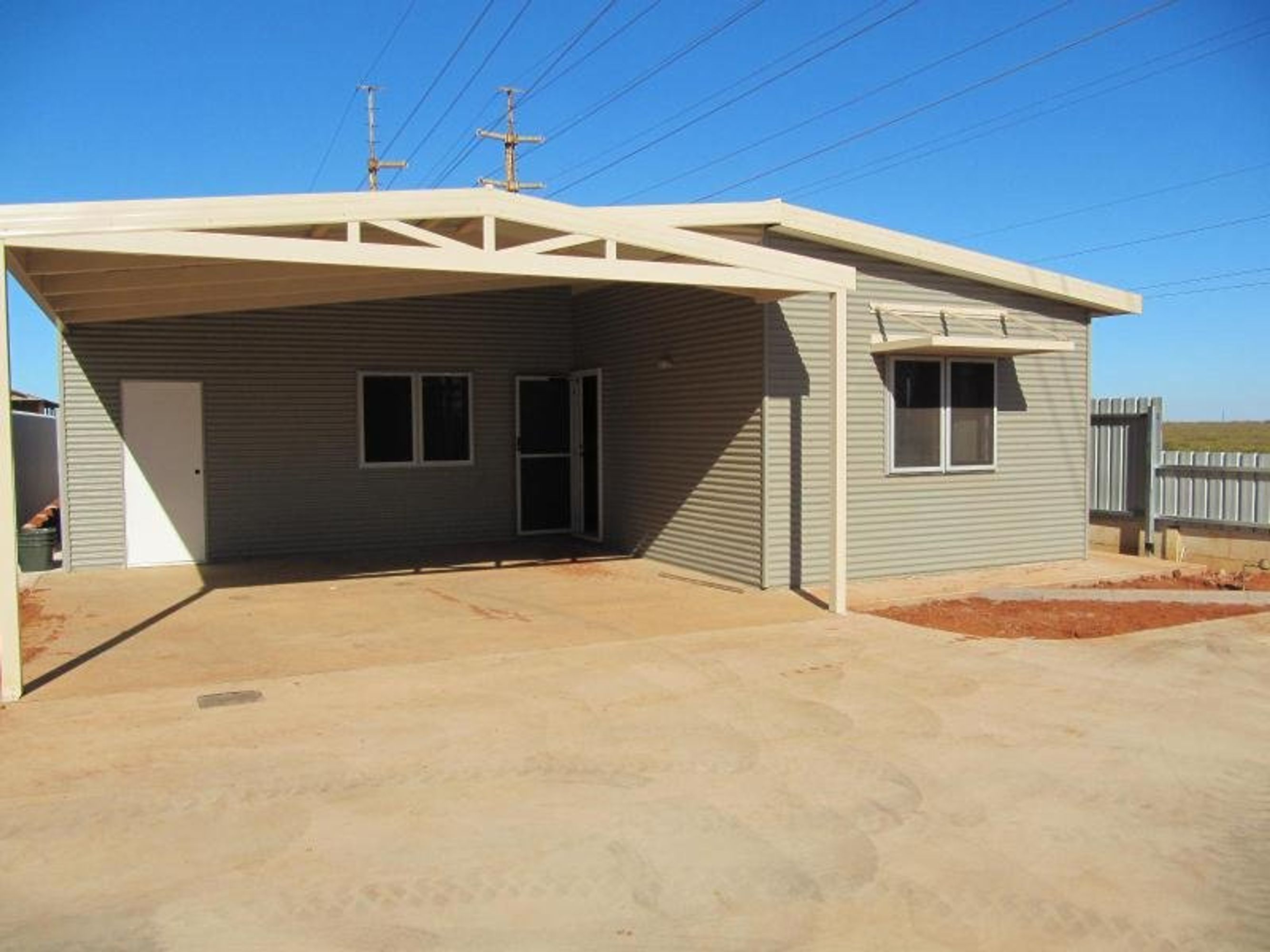 8/11 Rutherford Road, South Hedland, South Hedland - Thumbnail 2