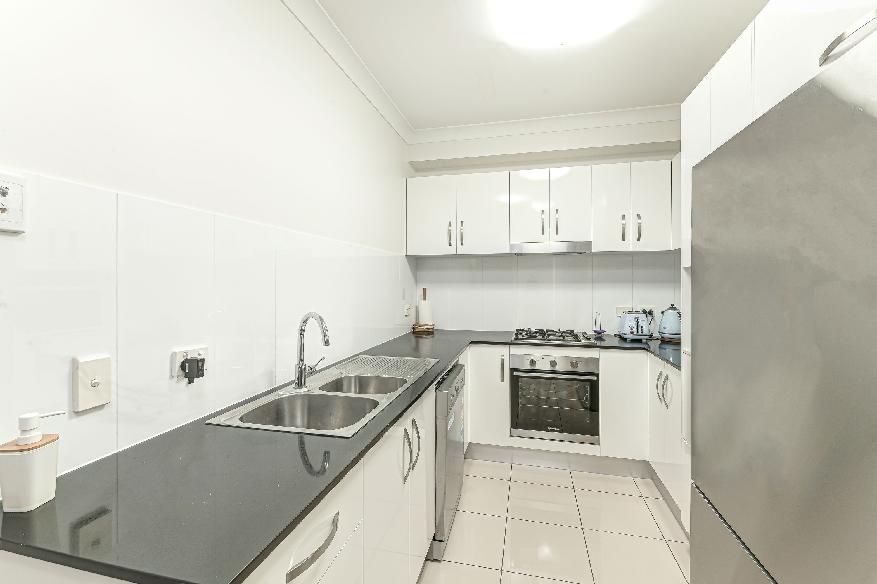 751/12-21 Gregory Street, Westcourt - Thumbnail 2