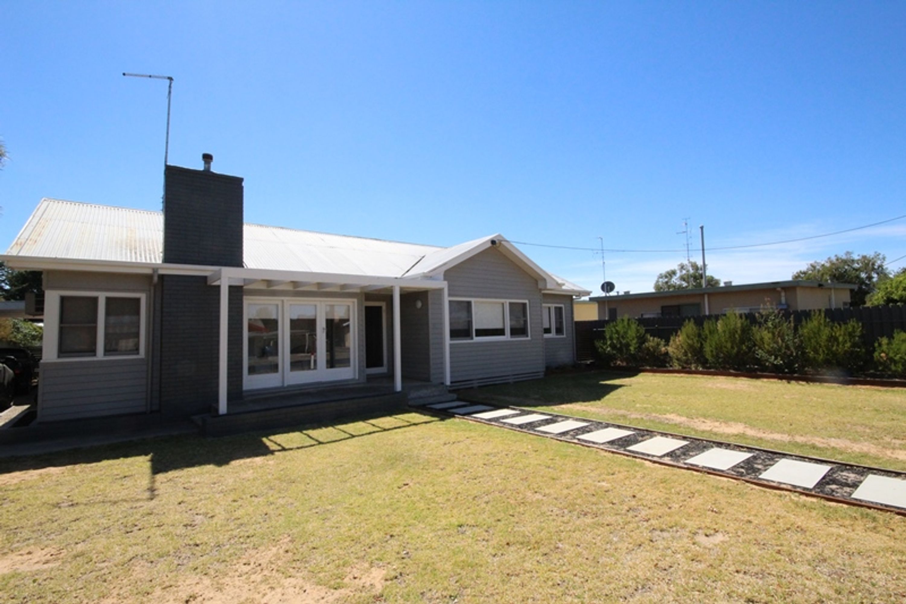 38 Federation Avenue, Horsham VIC 3400