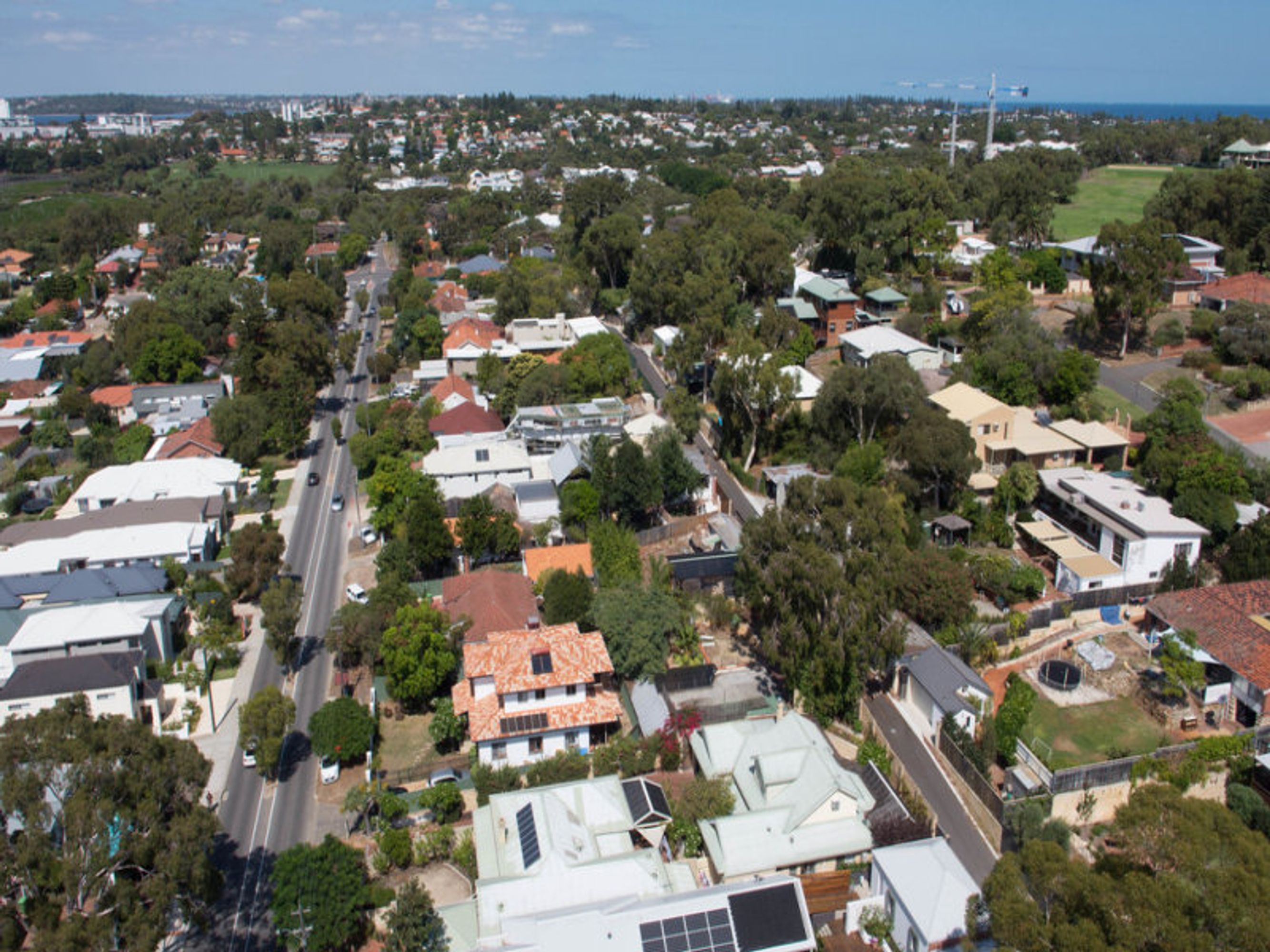 141 Rochdale Road, Mount Claremont, WA 6010, Mount Claremont - Thumbnail 3