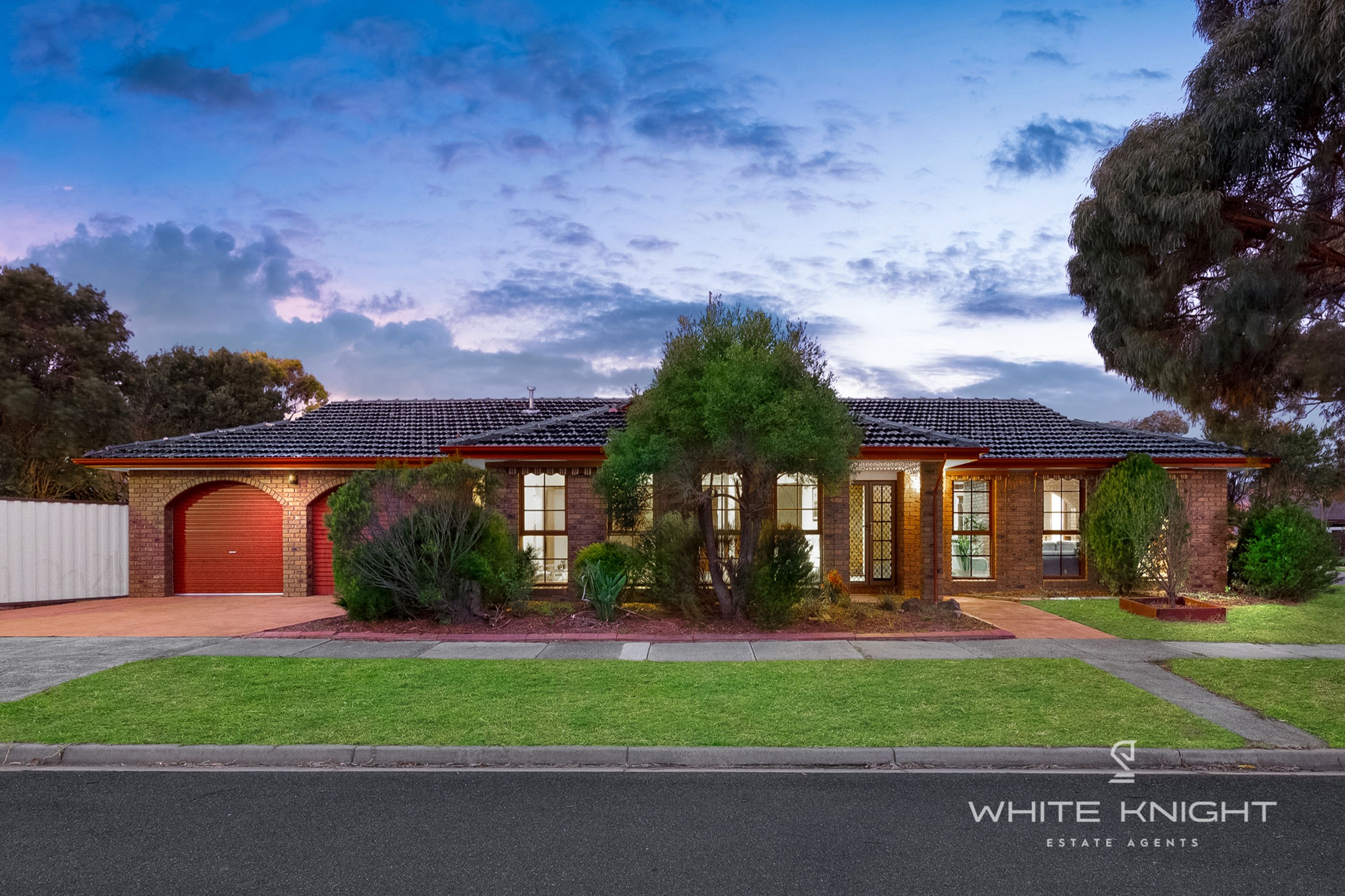 18 Aldershot Drive, Keilor Downs VIC 3038, Keilor Downs - Thumbnail 2
