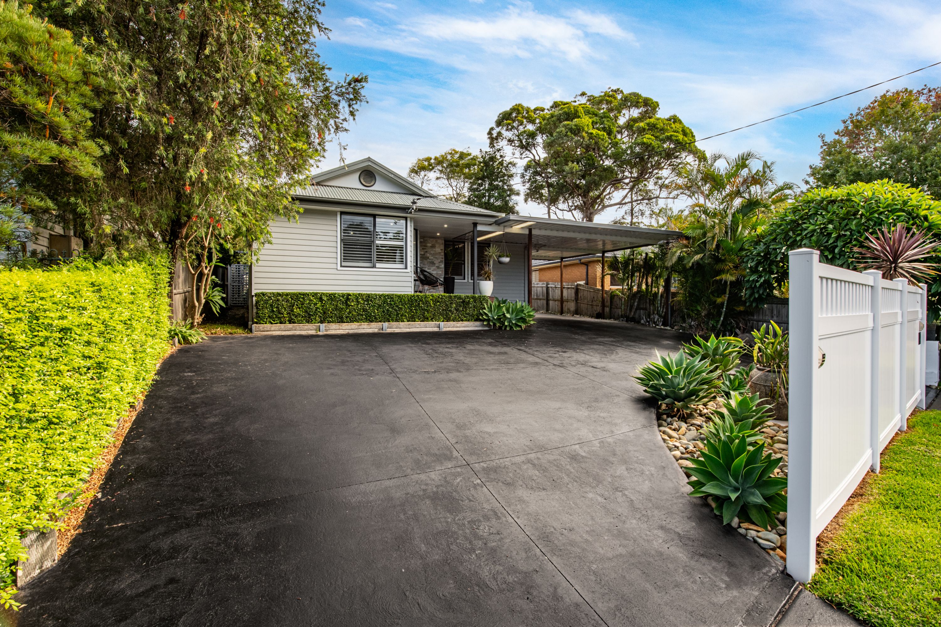 50 Bundilla Parade, Berkeley Vale NSW 2261